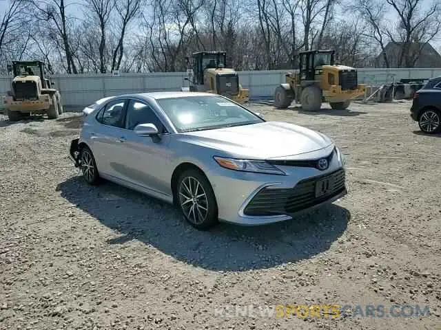 13 Photograph of a damaged car 4T1F31AK7PU608040 TOYOTA CAMRY 2023