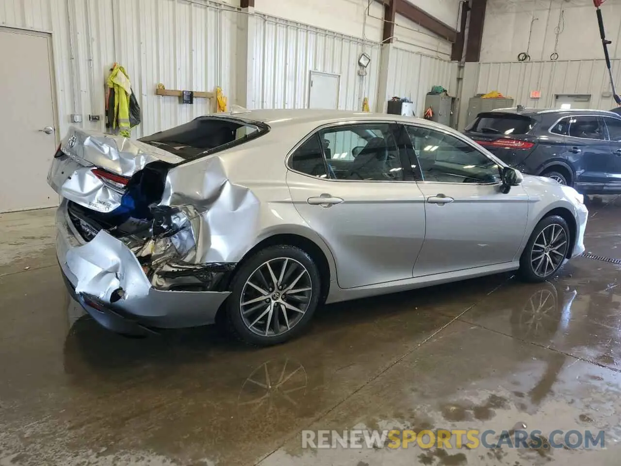 3 Photograph of a damaged car 4T1F31AK7PU608040 TOYOTA CAMRY 2023