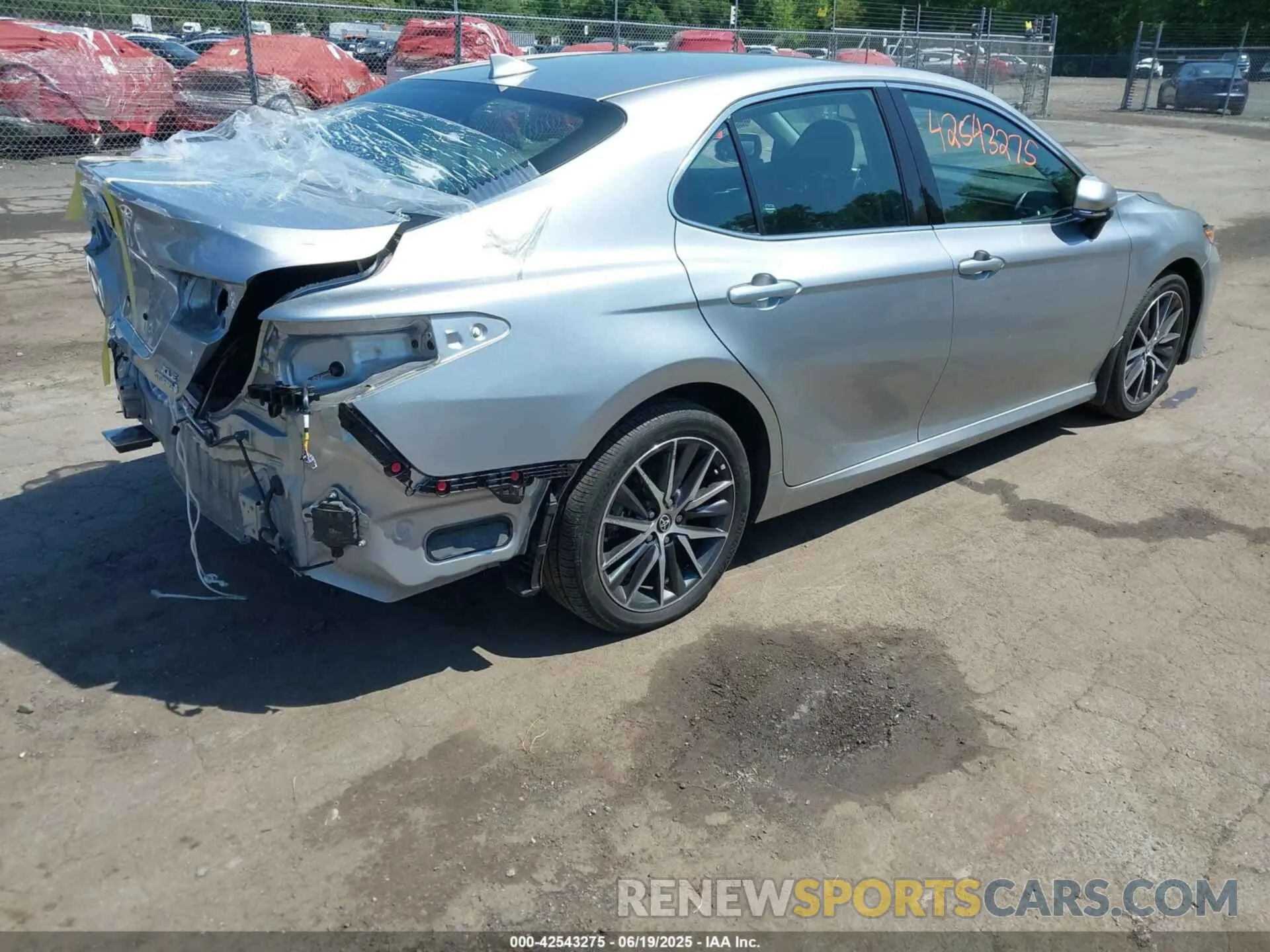 4 Photograph of a damaged car 4T1F31AK7PU620561 TOYOTA CAMRY 2023