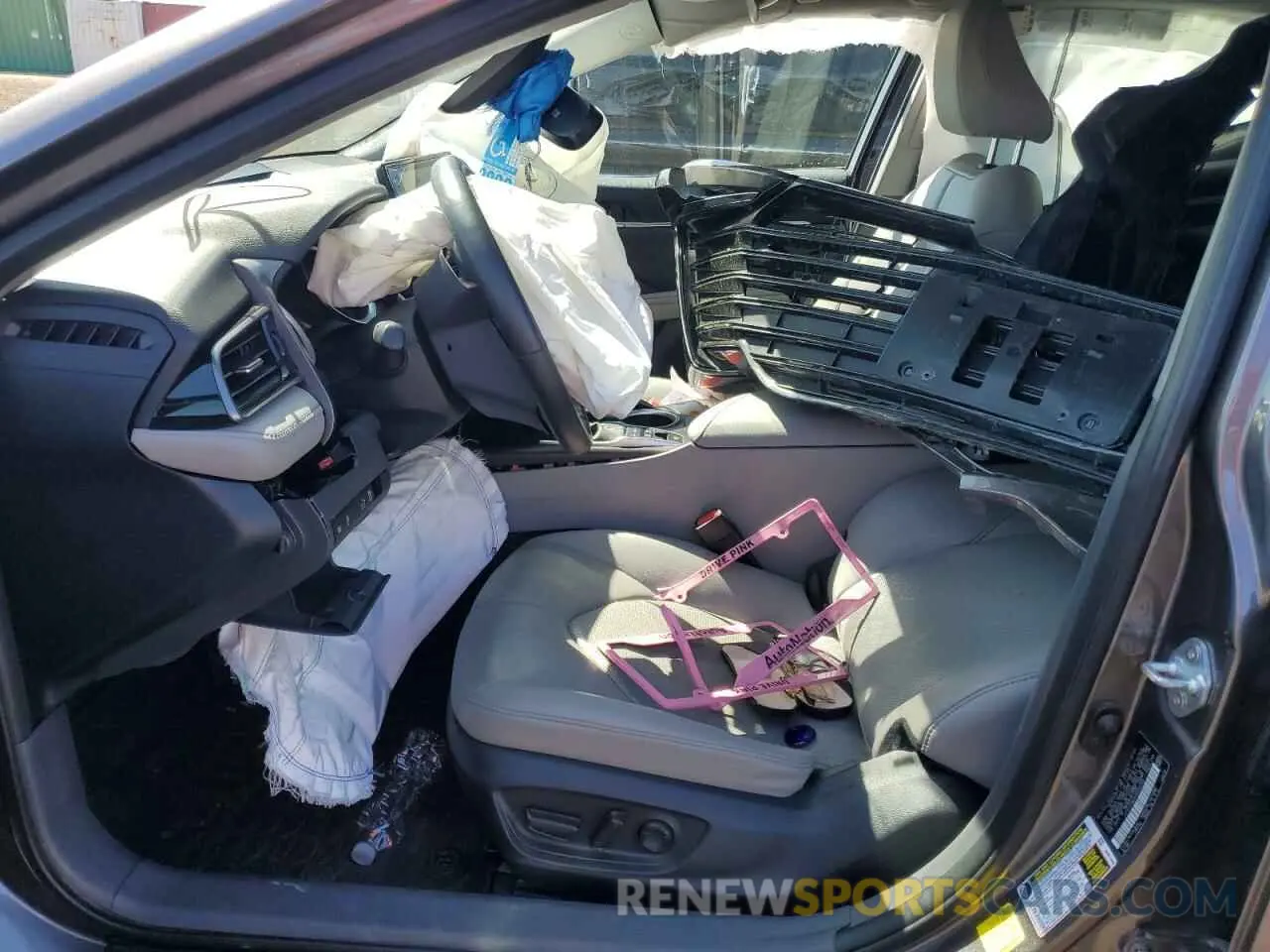 7 Photograph of a damaged car 4T1F31AKXPU052239 TOYOTA CAMRY 2023