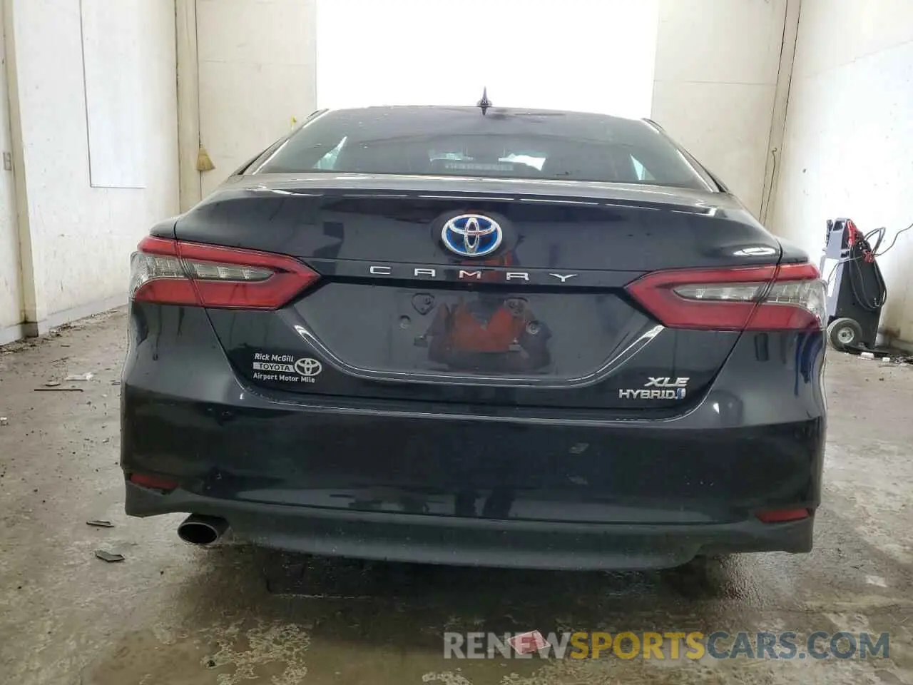 6 Photograph of a damaged car 4T1F31AKXPU615256 TOYOTA CAMRY 2023