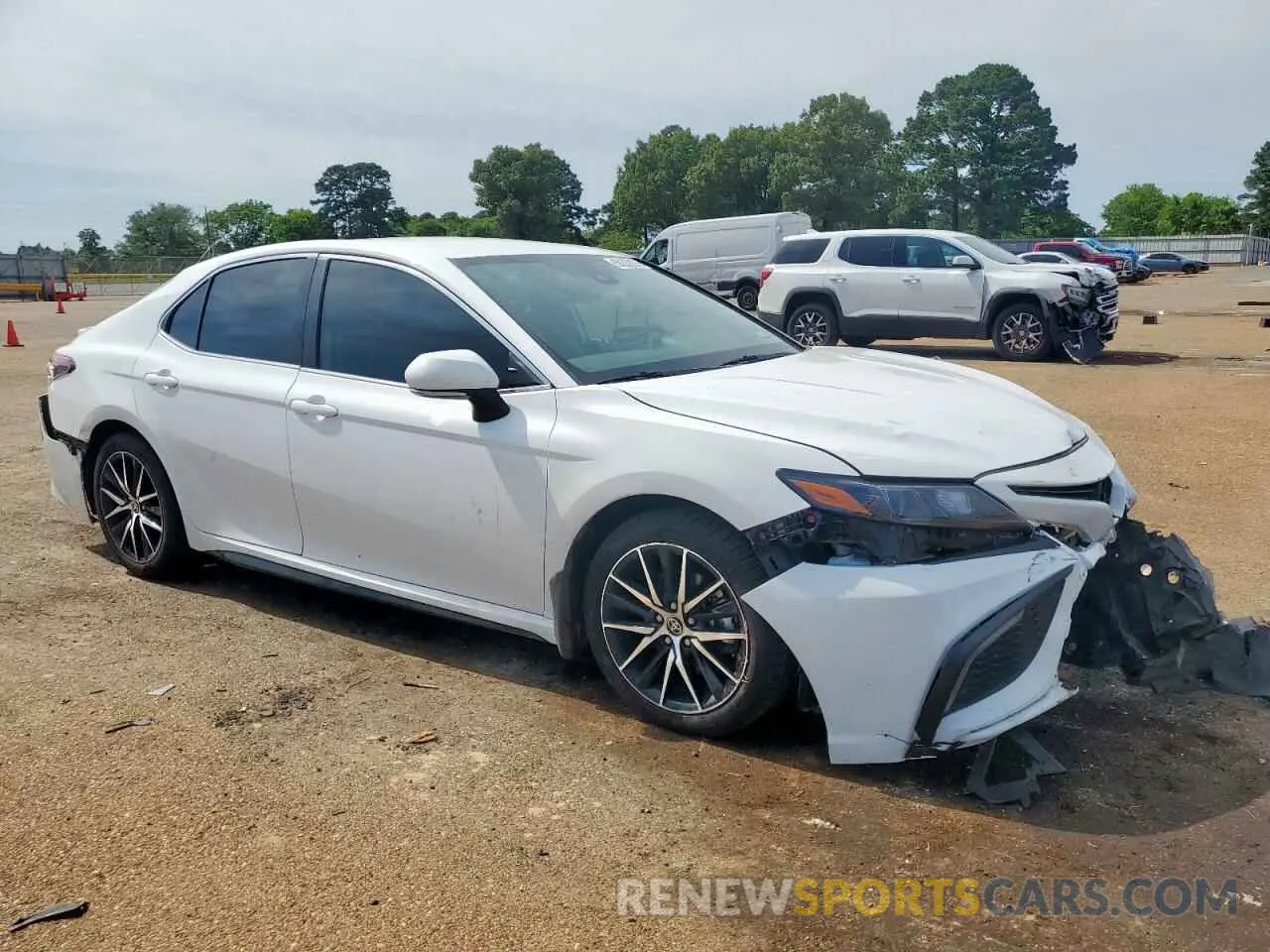 4 Photograph of a damaged car 4T1G11AK0PU729325 TOYOTA CAMRY 2023