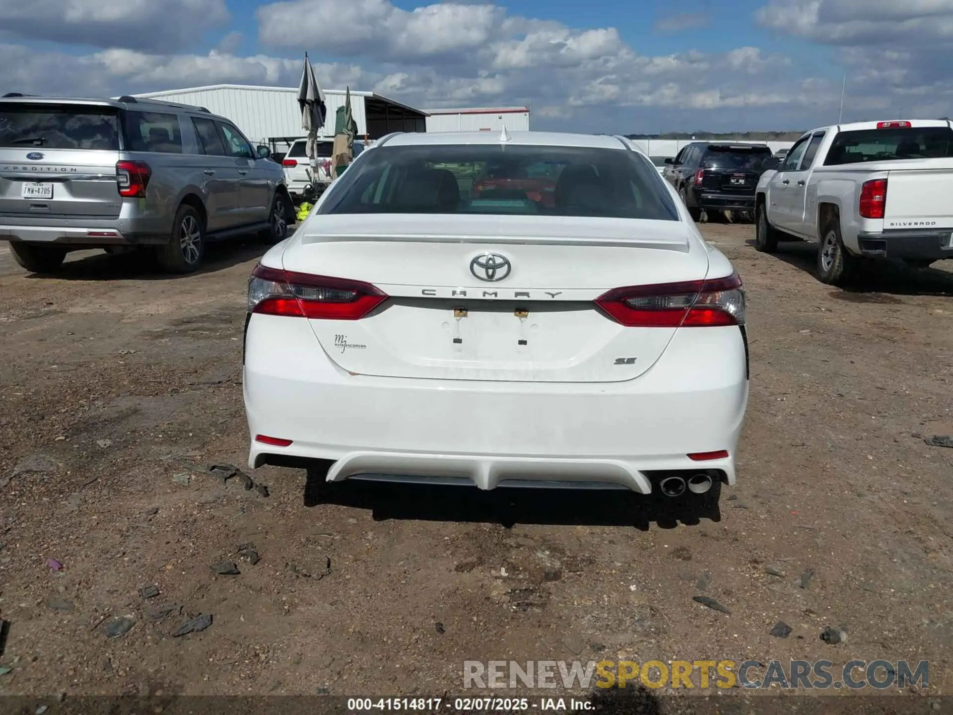 16 Photograph of a damaged car 4T1G11AK0PU739188 TOYOTA CAMRY 2023