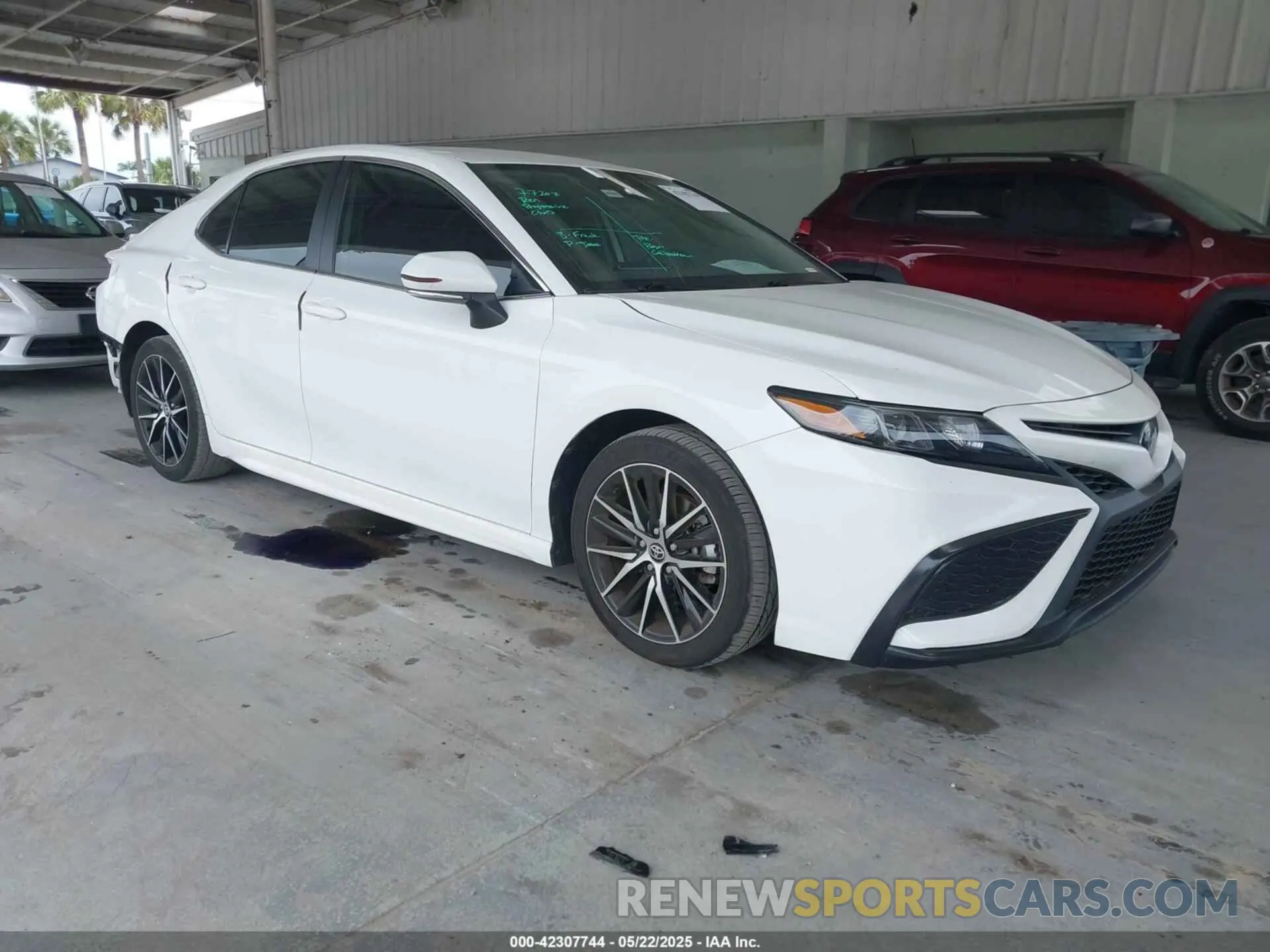 1 Photograph of a damaged car 4T1G11AK0PU823687 TOYOTA CAMRY 2023