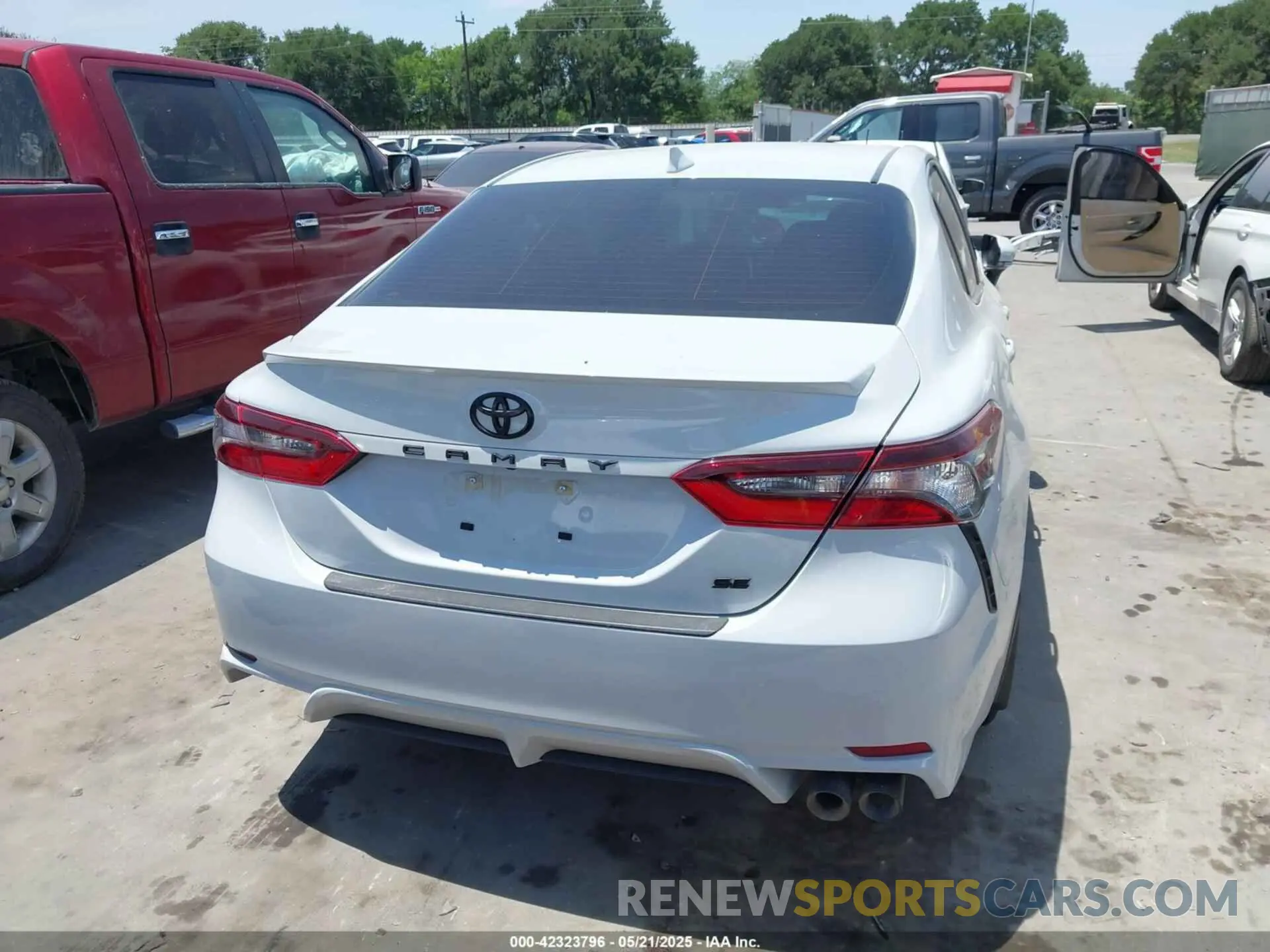16 Photograph of a damaged car 4T1G11AK2PU171610 TOYOTA CAMRY 2023
