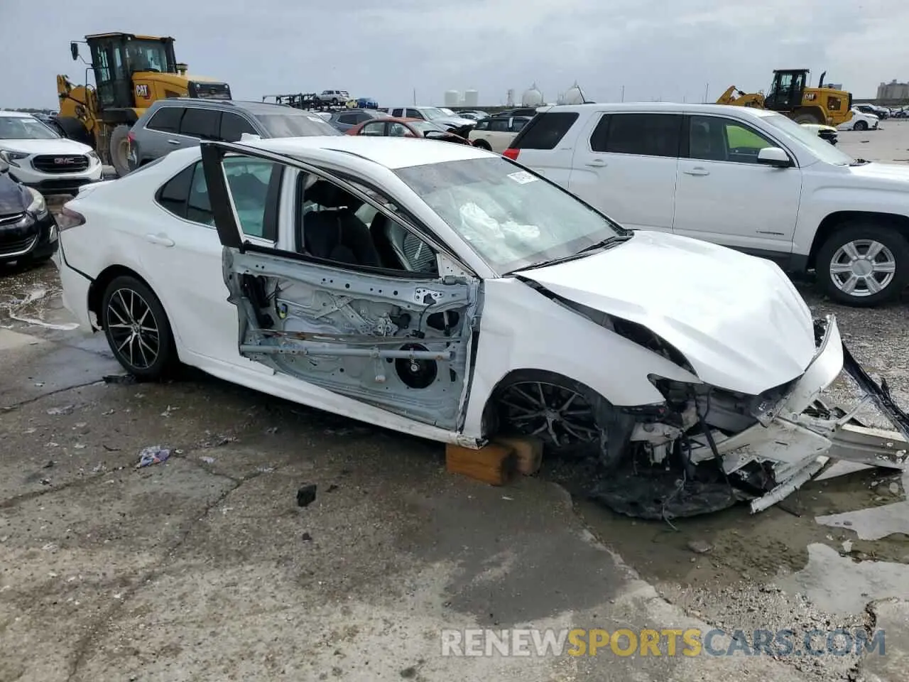 4 Photograph of a damaged car 4T1G11AK2PU770586 TOYOTA CAMRY 2023