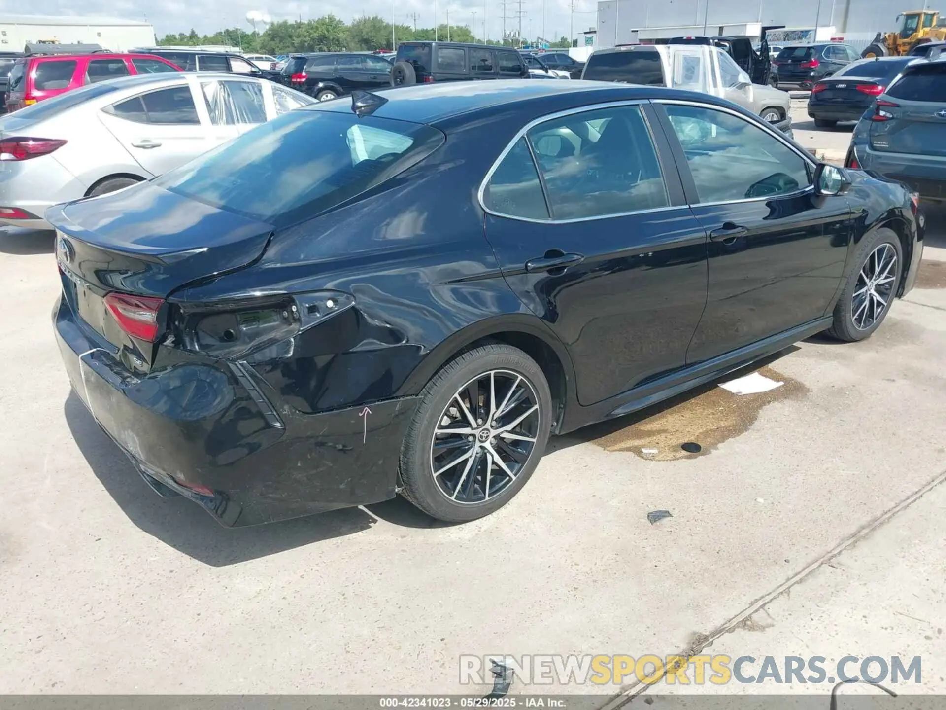 4 Photograph of a damaged car 4T1G11AK2PU771320 TOYOTA CAMRY 2023