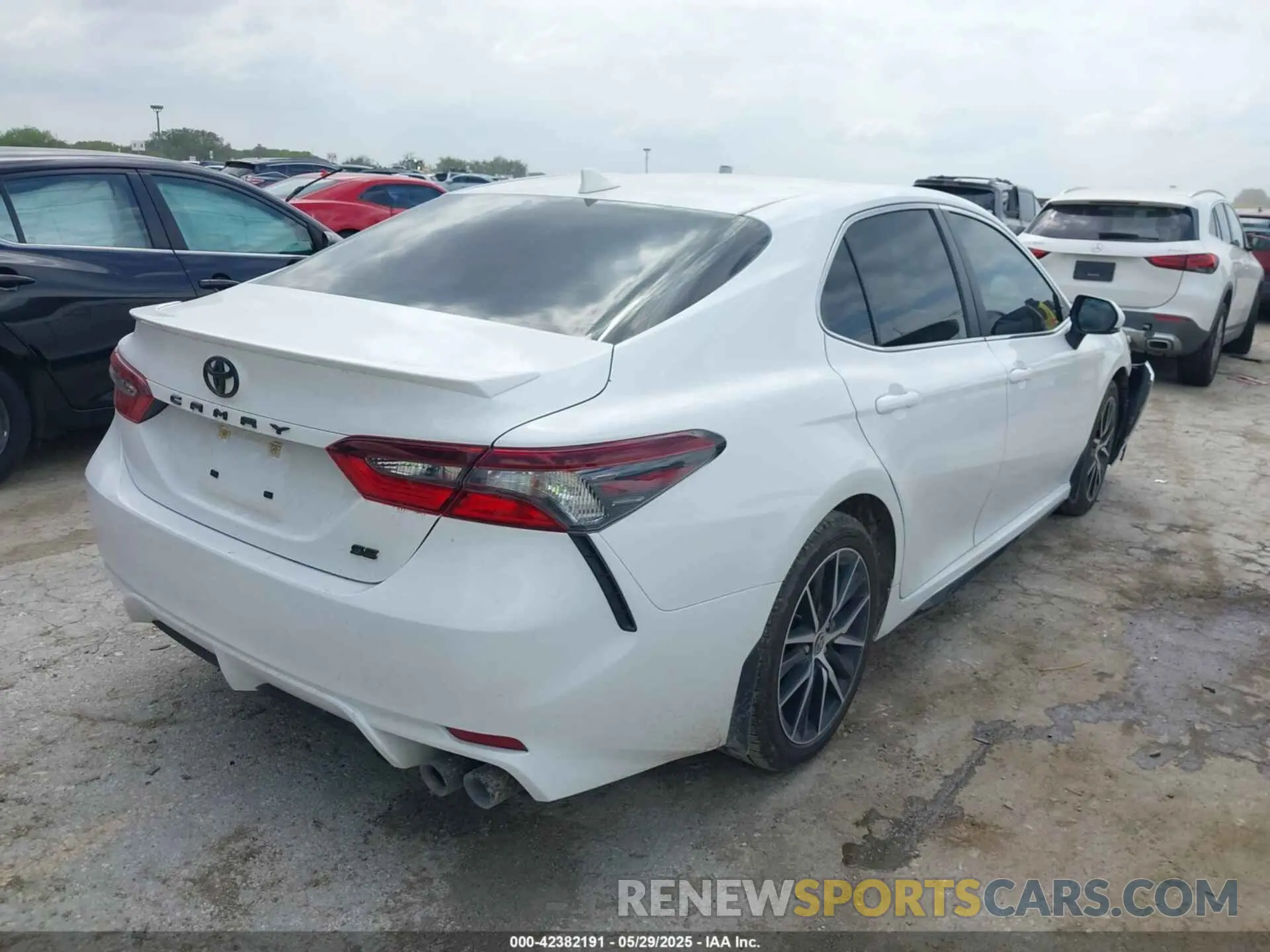 4 Photograph of a damaged car 4T1G11AK2PU794807 TOYOTA CAMRY 2023
