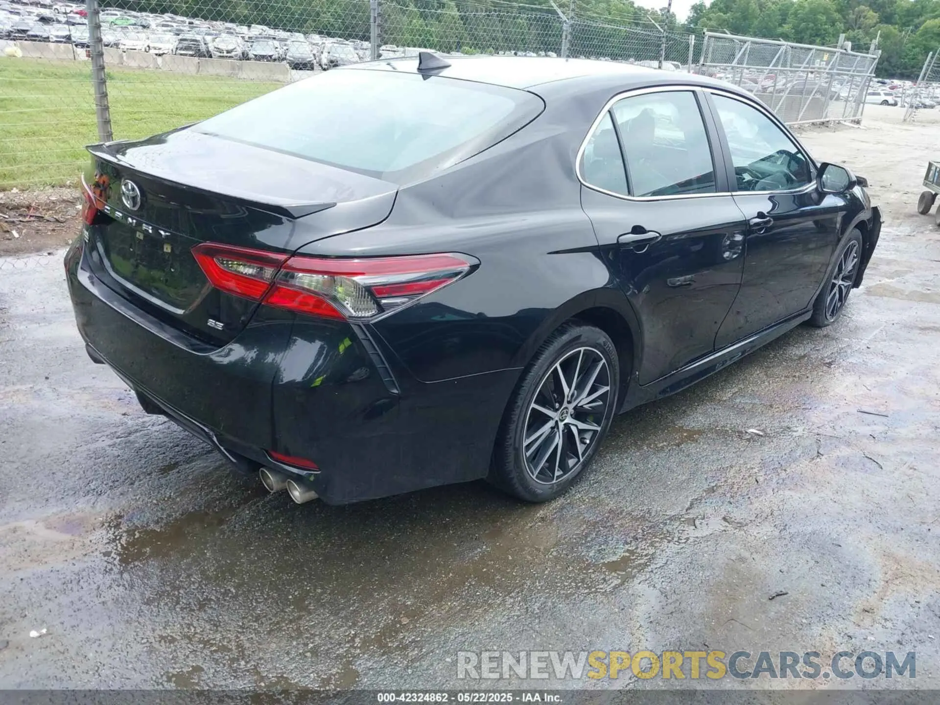 4 Photograph of a damaged car 4T1G11AK2PU794953 TOYOTA CAMRY 2023