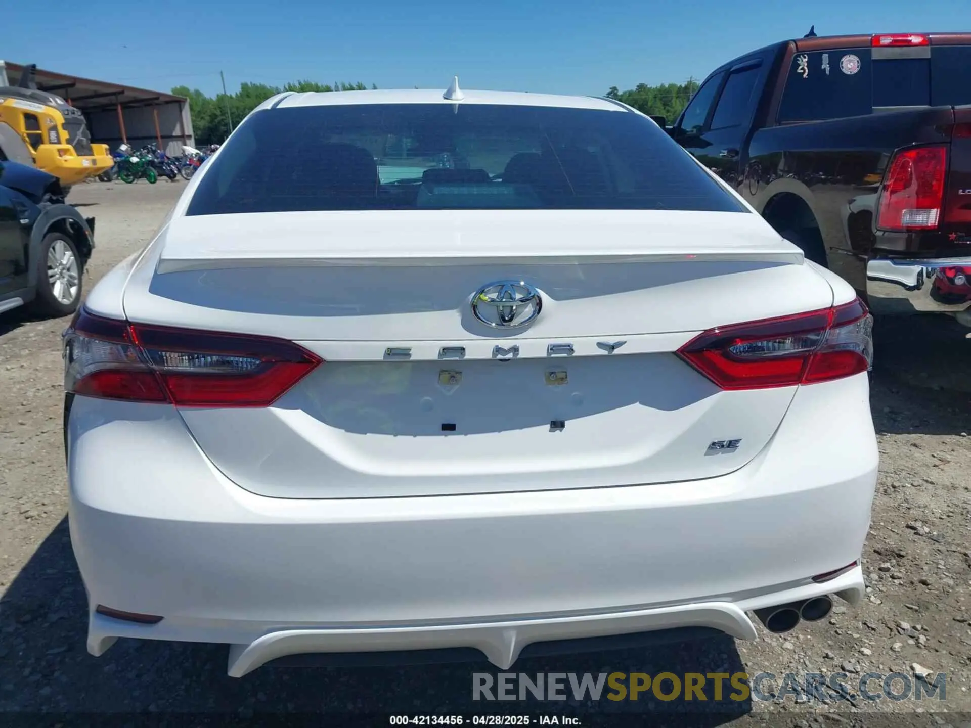 17 Photograph of a damaged car 4T1G11AK2PU800962 TOYOTA CAMRY 2023