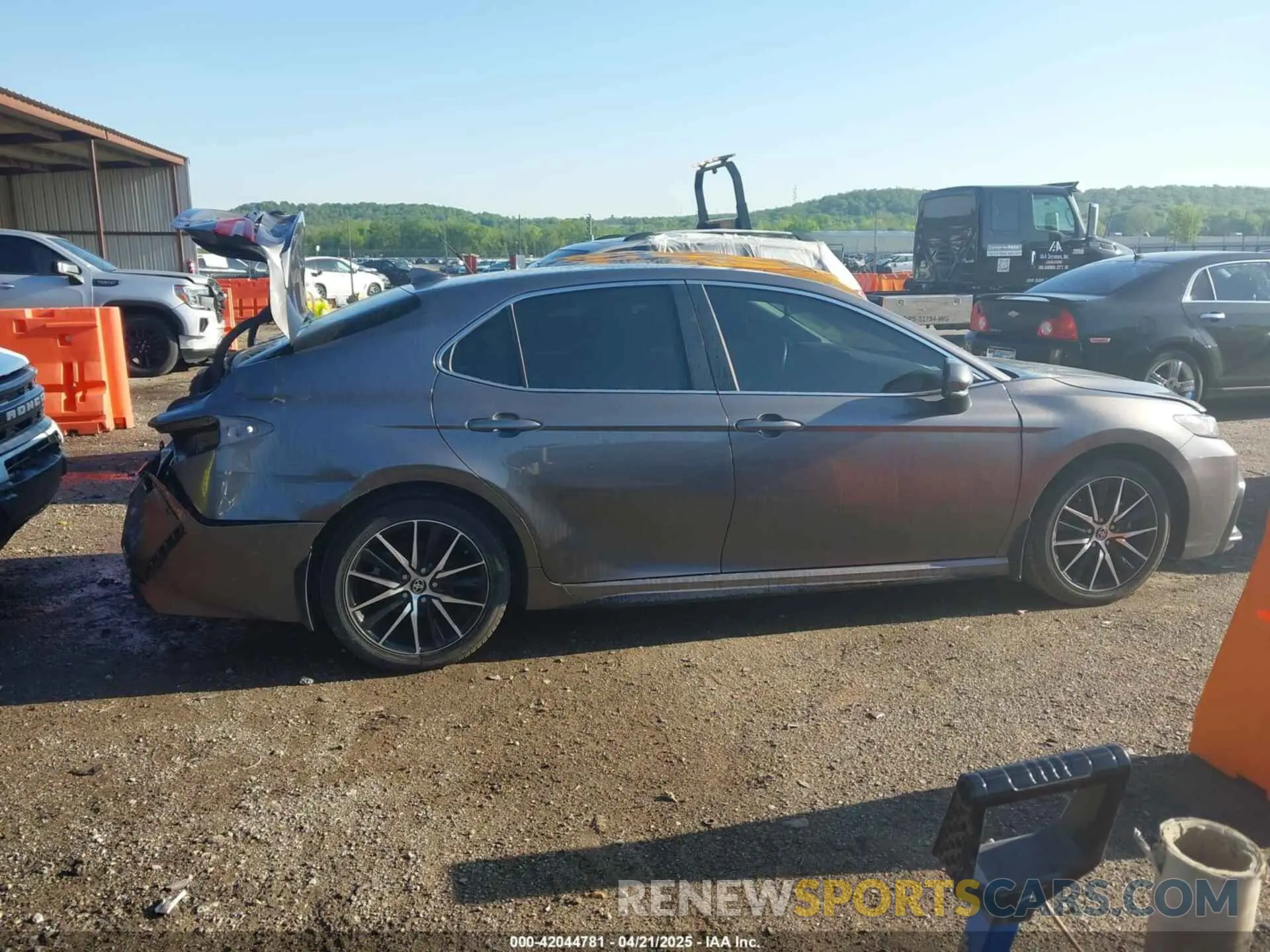 14 Photograph of a damaged car 4T1G11AK5PU775104 TOYOTA CAMRY 2023