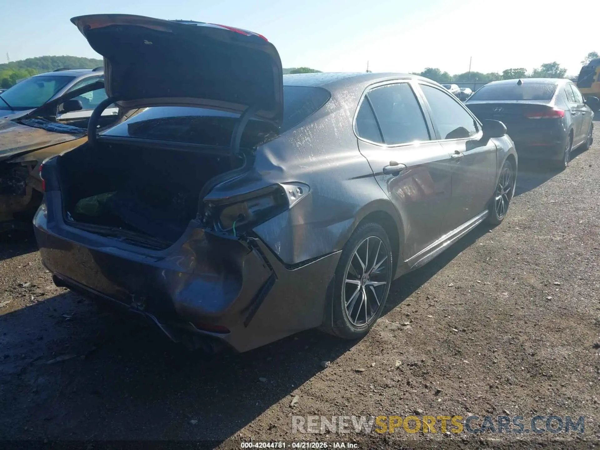 4 Photograph of a damaged car 4T1G11AK5PU775104 TOYOTA CAMRY 2023