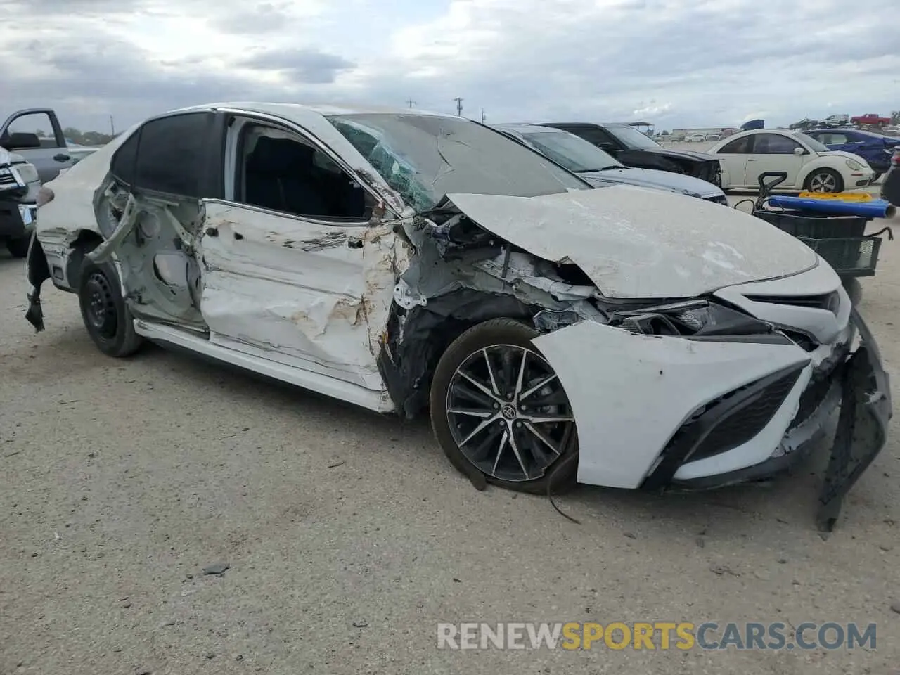 4 Photograph of a damaged car 4T1G11AK5PU789648 TOYOTA CAMRY 2023