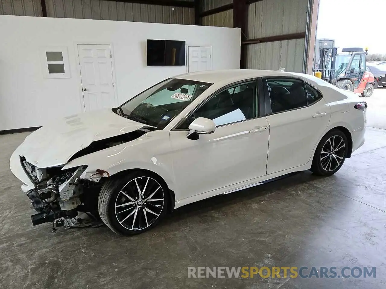 1 Photograph of a damaged car 4T1G11AK5PU814371 TOYOTA CAMRY 2023