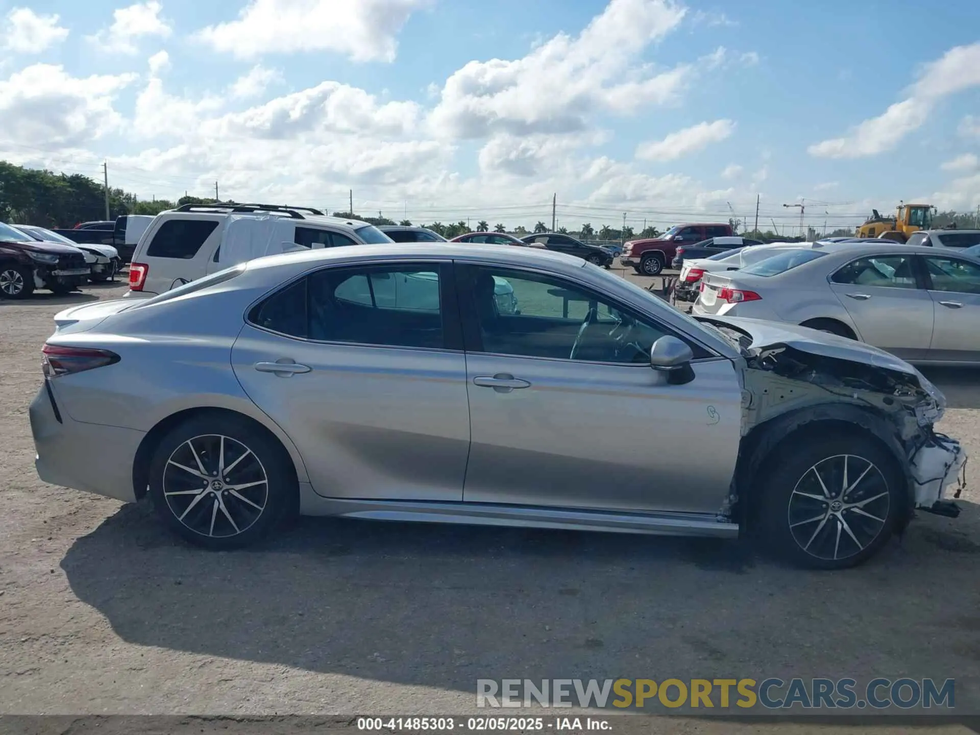 14 Photograph of a damaged car 4T1G11AK6PU768436 TOYOTA CAMRY 2023