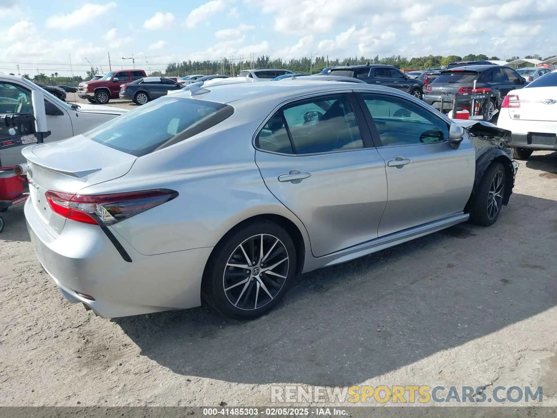 4 Photograph of a damaged car 4T1G11AK6PU768436 TOYOTA CAMRY 2023