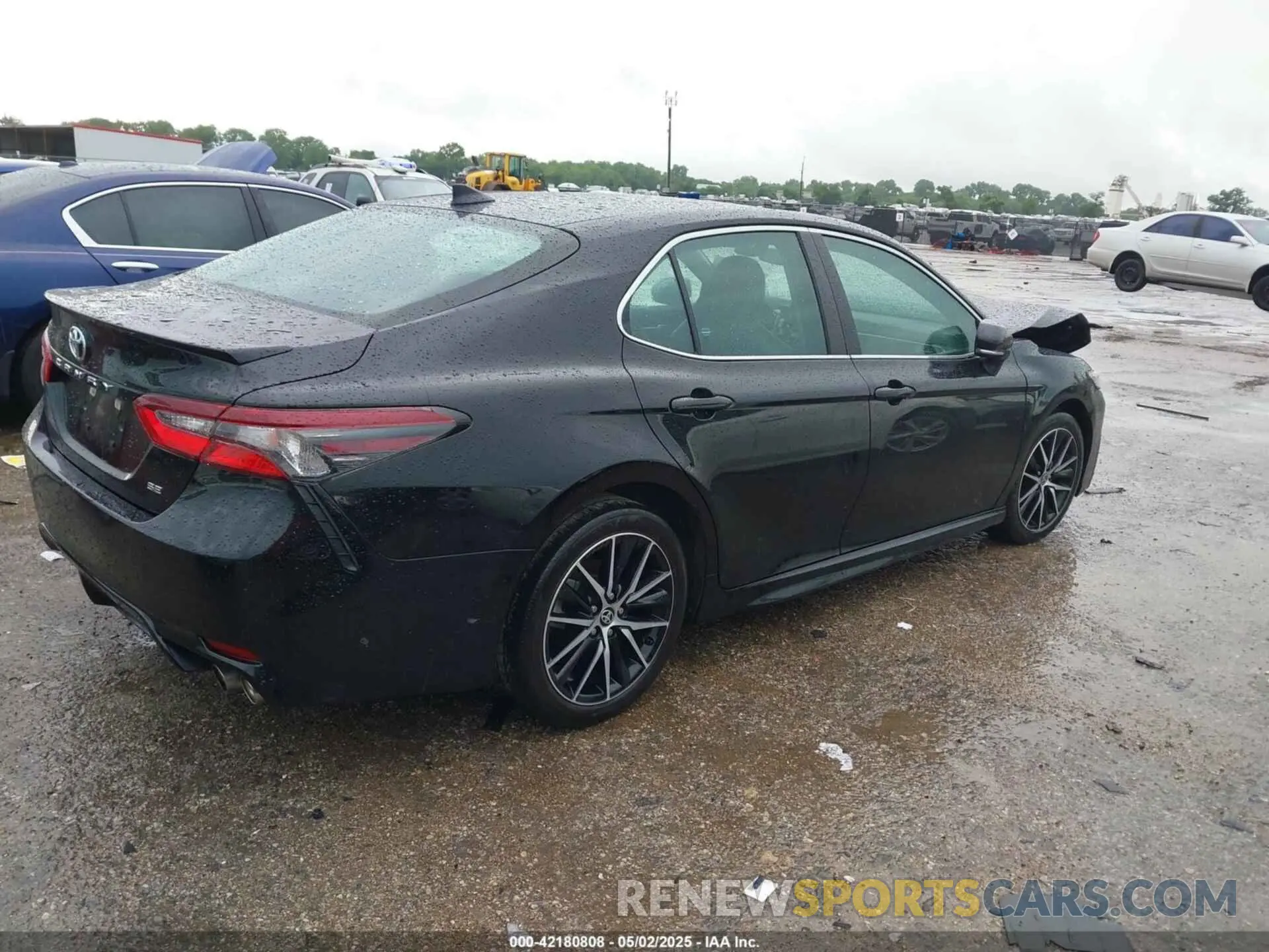 4 Photograph of a damaged car 4T1G11AK7PU736918 TOYOTA CAMRY 2023