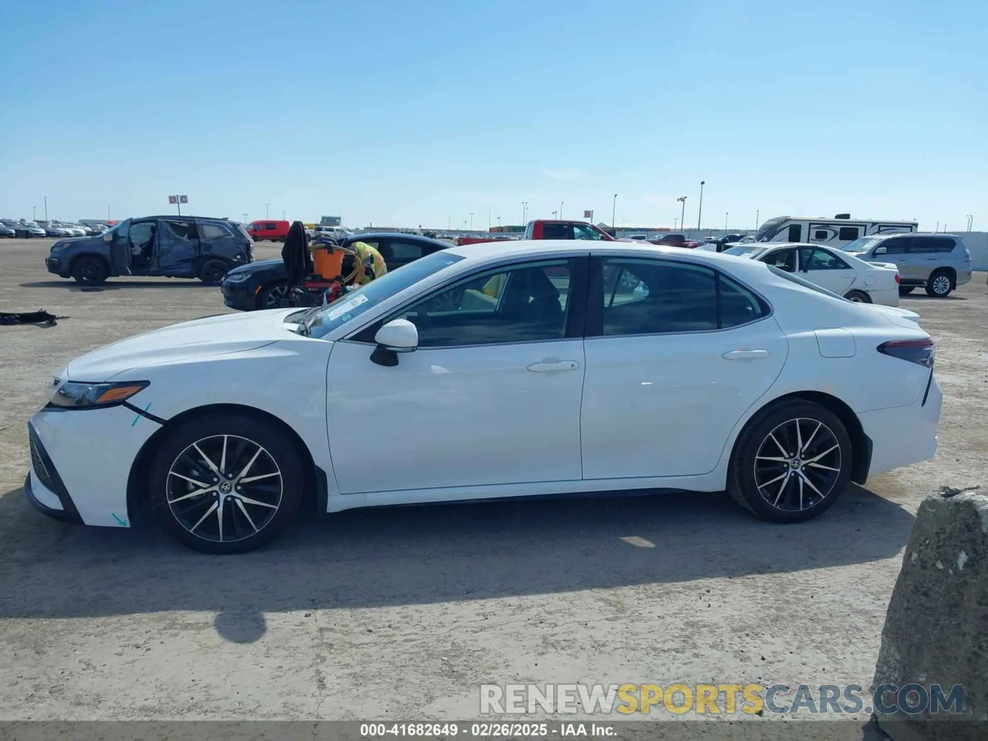 14 Photograph of a damaged car 4T1G11AK7PU821225 TOYOTA CAMRY 2023