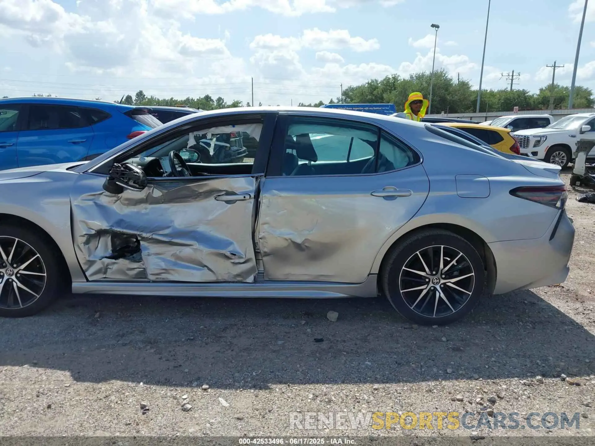 15 Photograph of a damaged car 4T1G11AK8PU761083 TOYOTA CAMRY 2023
