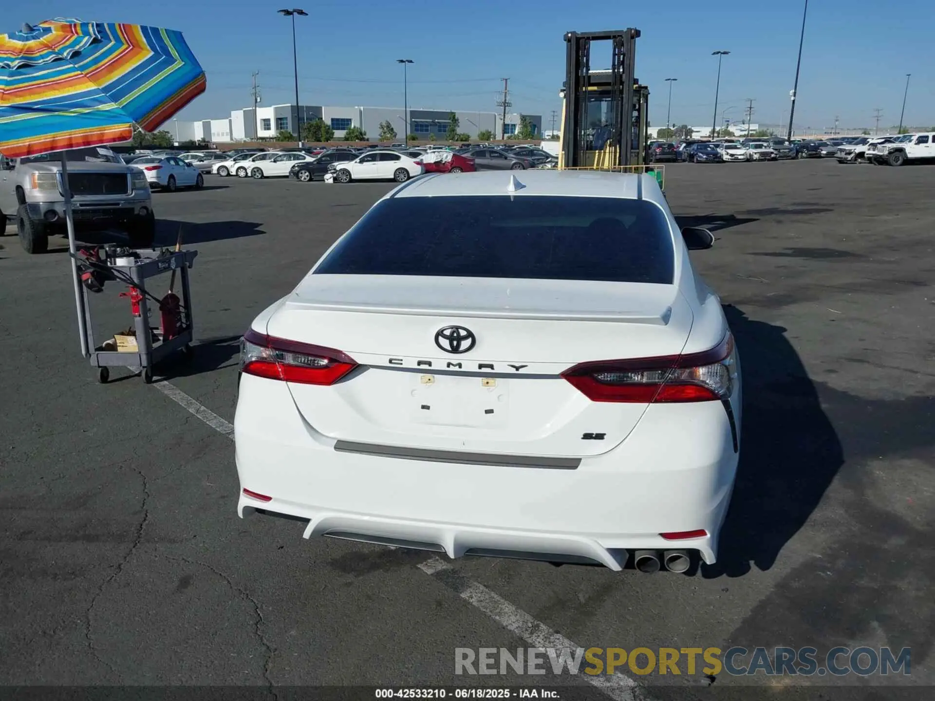 17 Photograph of a damaged car 4T1G11AK8PU763237 TOYOTA CAMRY 2023