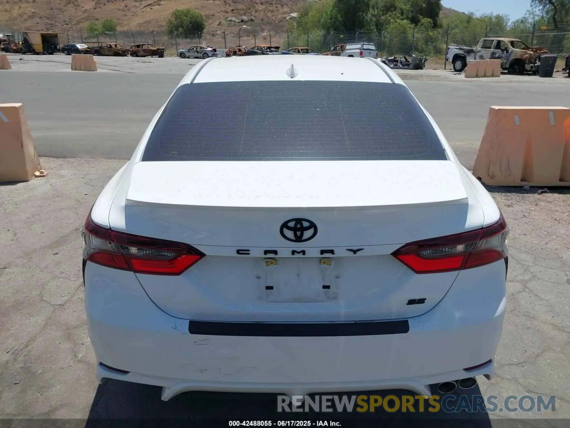 16 Photograph of a damaged car 4T1G11AK8PU822464 TOYOTA CAMRY 2023