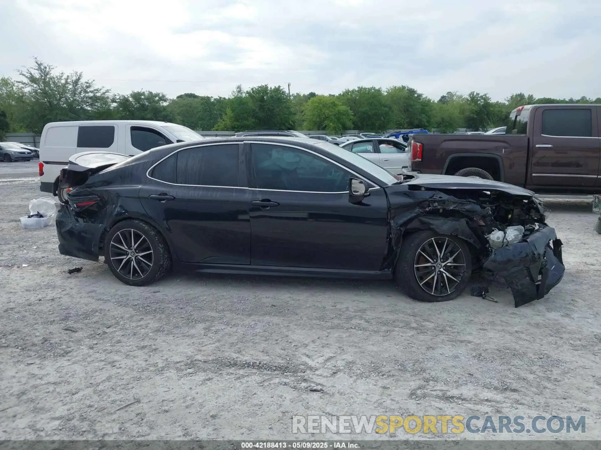 14 Photograph of a damaged car 4T1G11AK9PU796795 TOYOTA CAMRY 2023