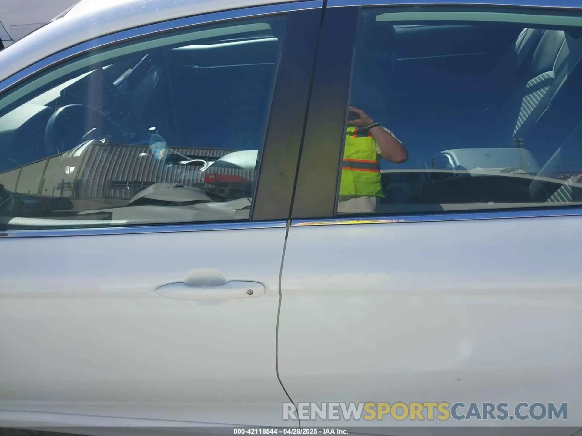 14 Photograph of a damaged car 4T1G11AKXPU768990 TOYOTA CAMRY 2023