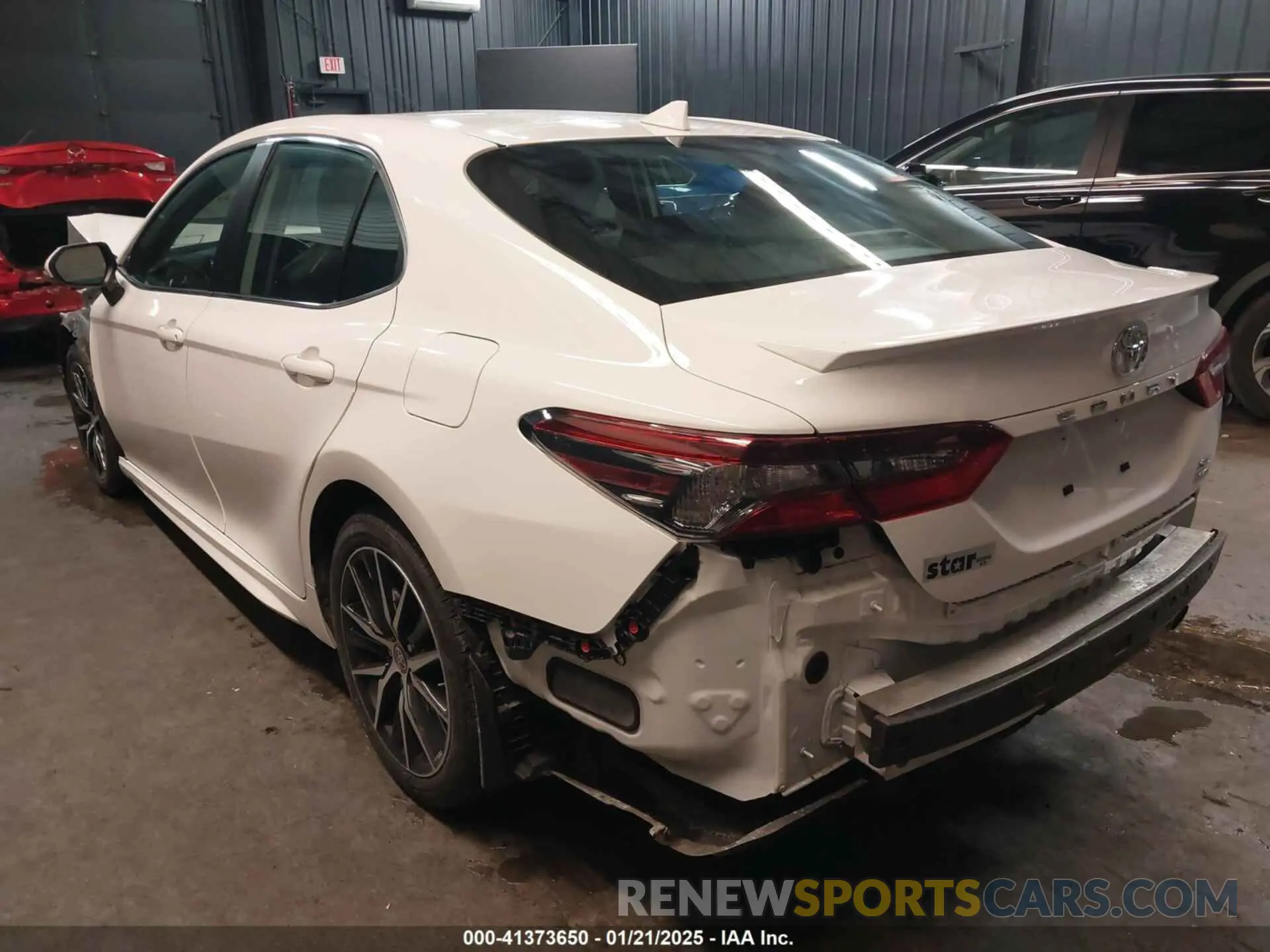 3 Photograph of a damaged car 4T1G11BK0PU106236 TOYOTA CAMRY 2023