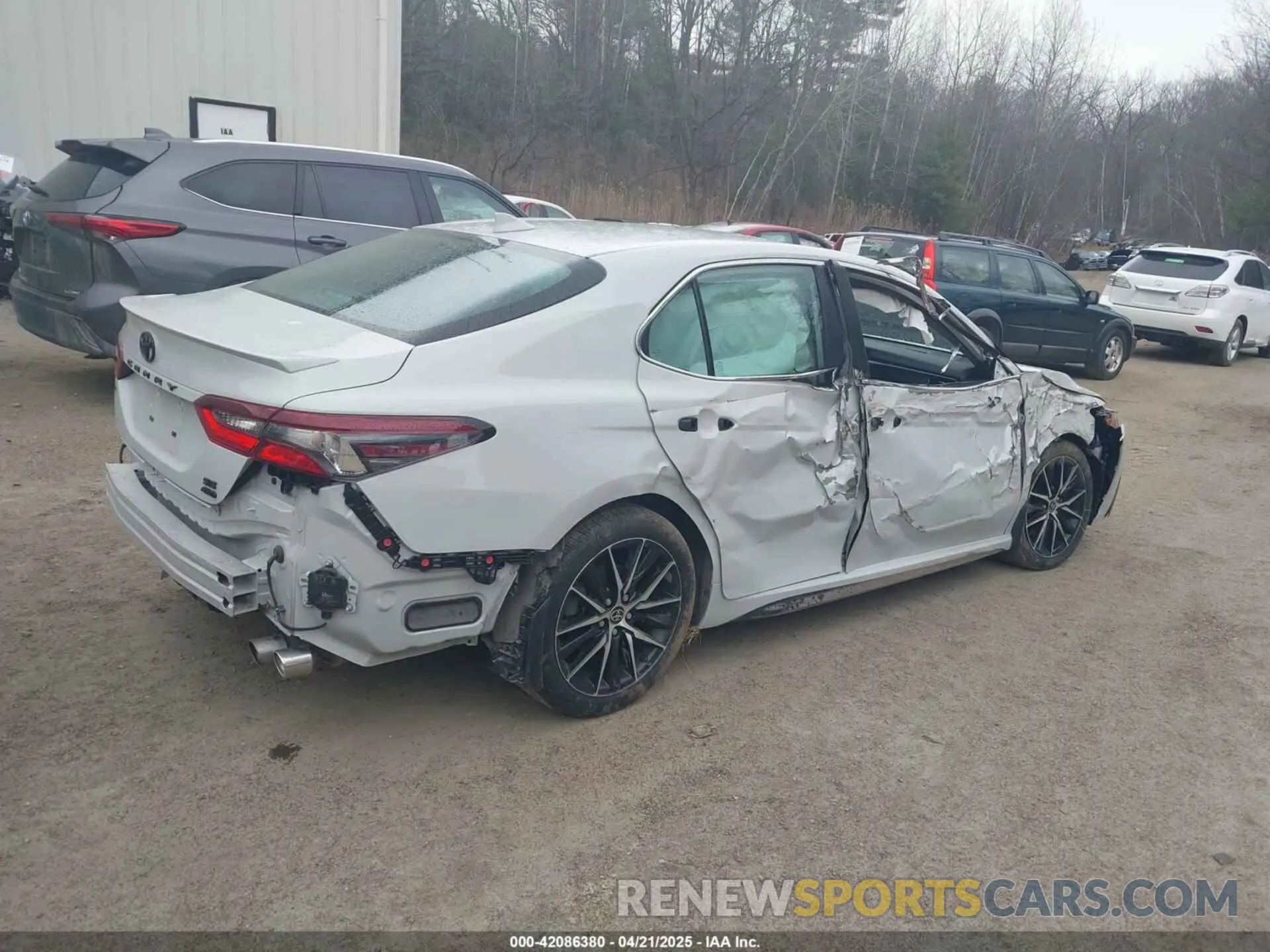 4 Photograph of a damaged car 4T1G11BK2PU103919 TOYOTA CAMRY 2023