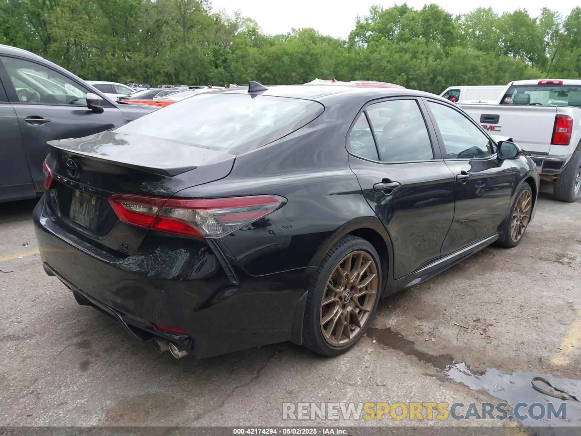 4 Photograph of a damaged car 4T1G11BK3PU103394 TOYOTA CAMRY 2023