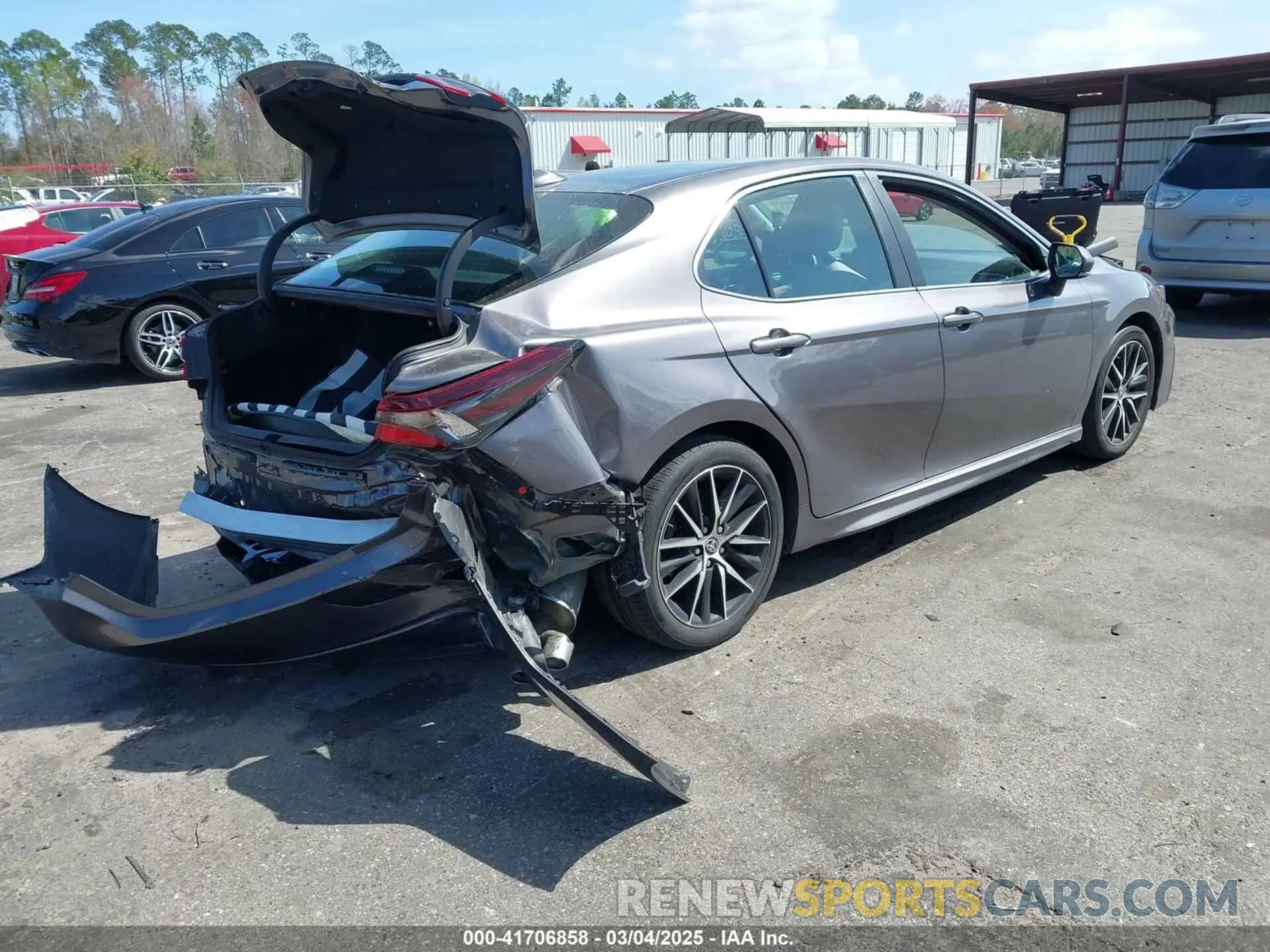 4 Photograph of a damaged car 4T1G11BK8PU080789 TOYOTA CAMRY 2023