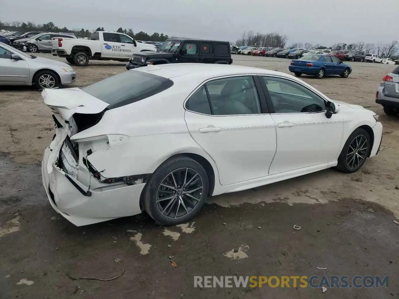 3 Photograph of a damaged car 4T1G11BK8PU098645 TOYOTA CAMRY 2023