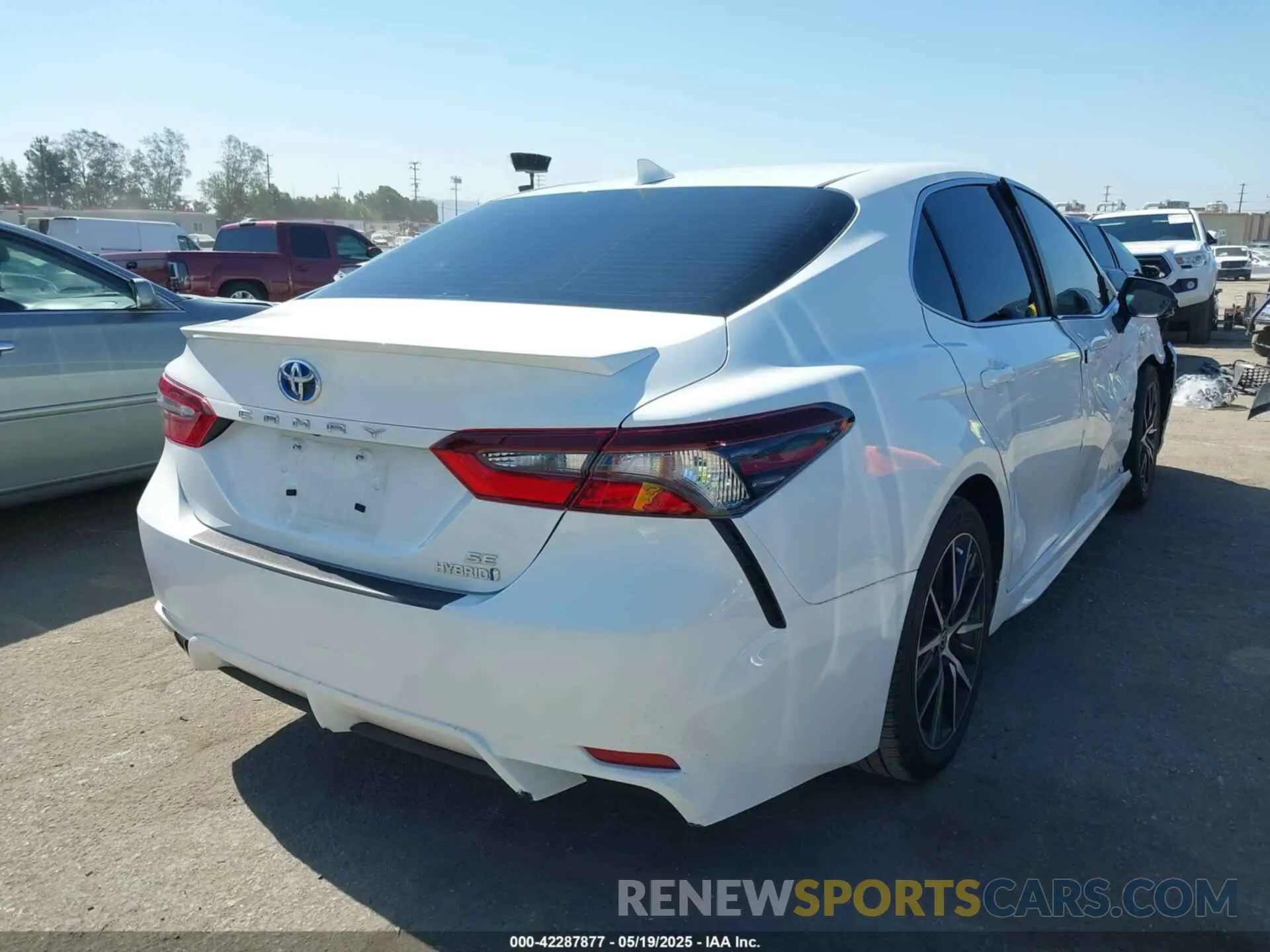 4 Photograph of a damaged car 4T1G31AK0PU616419 TOYOTA CAMRY 2023