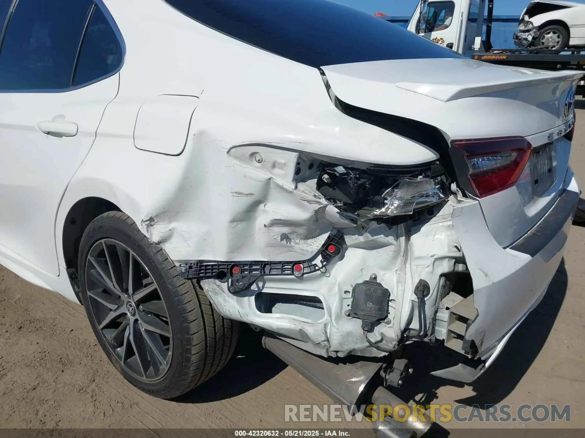 6 Photograph of a damaged car 4T1G31AK3PU606614 TOYOTA CAMRY 2023
