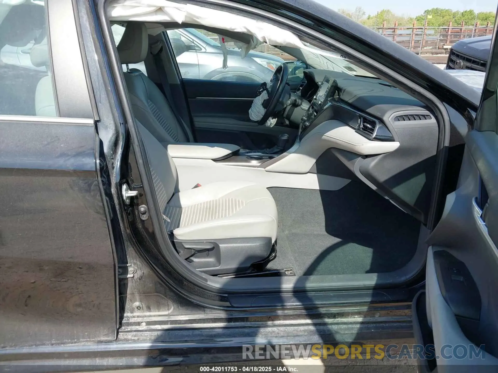 5 Photograph of a damaged car 4T1G31AK3PU607259 TOYOTA CAMRY 2023