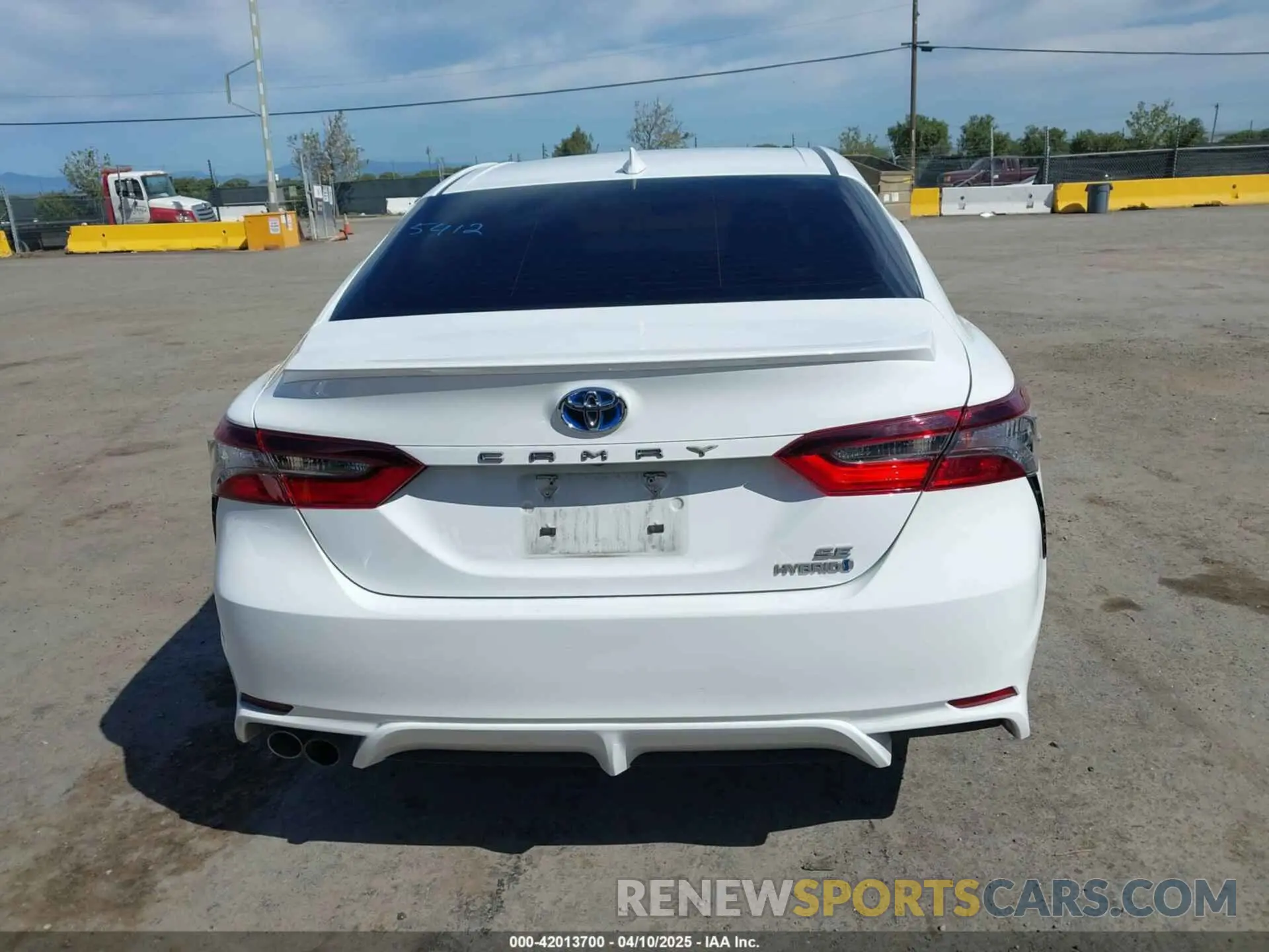 16 Photograph of a damaged car 4T1G31AK3PU615412 TOYOTA CAMRY 2023