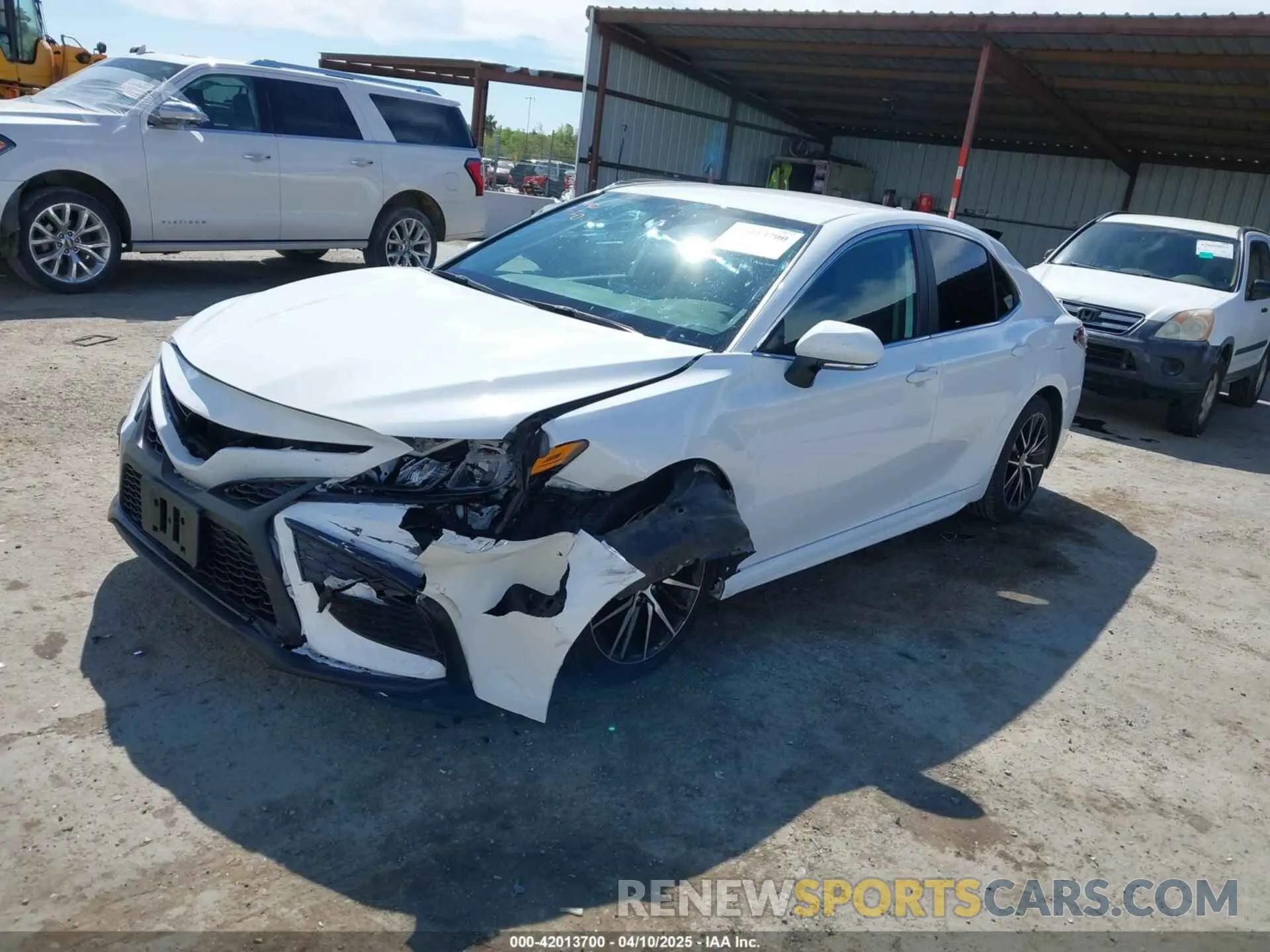 2 Photograph of a damaged car 4T1G31AK3PU615412 TOYOTA CAMRY 2023