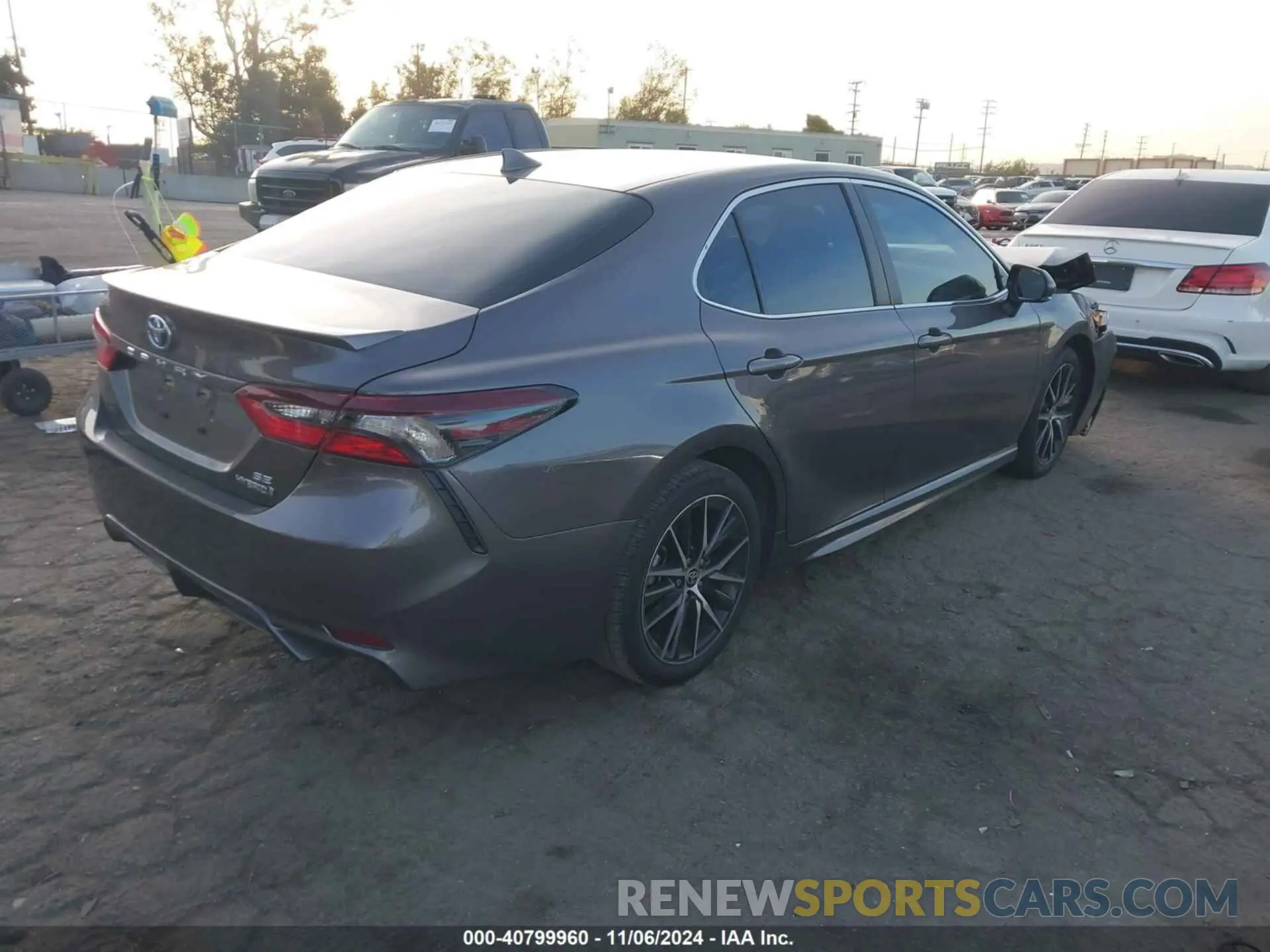 4 Photograph of a damaged car 4T1G31AK9PU619285 TOYOTA CAMRY 2023
