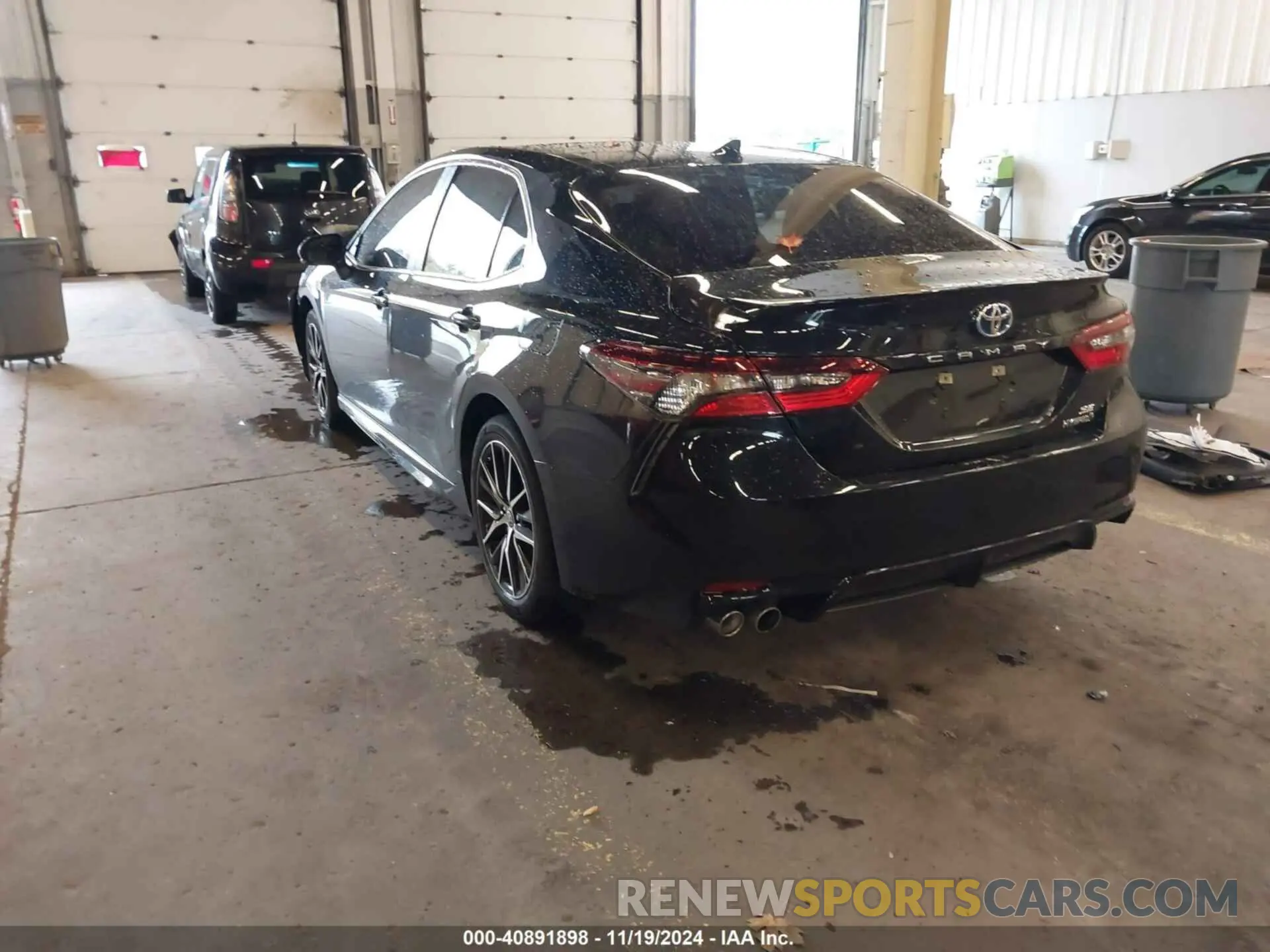 3 Photograph of a damaged car 4T1G31AKXPU608005 TOYOTA CAMRY 2023