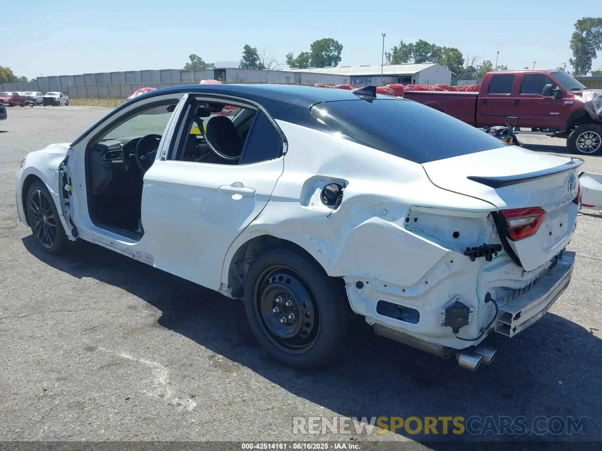 3 Photograph of a damaged car 4T1K31AK1PU051480 TOYOTA CAMRY 2023