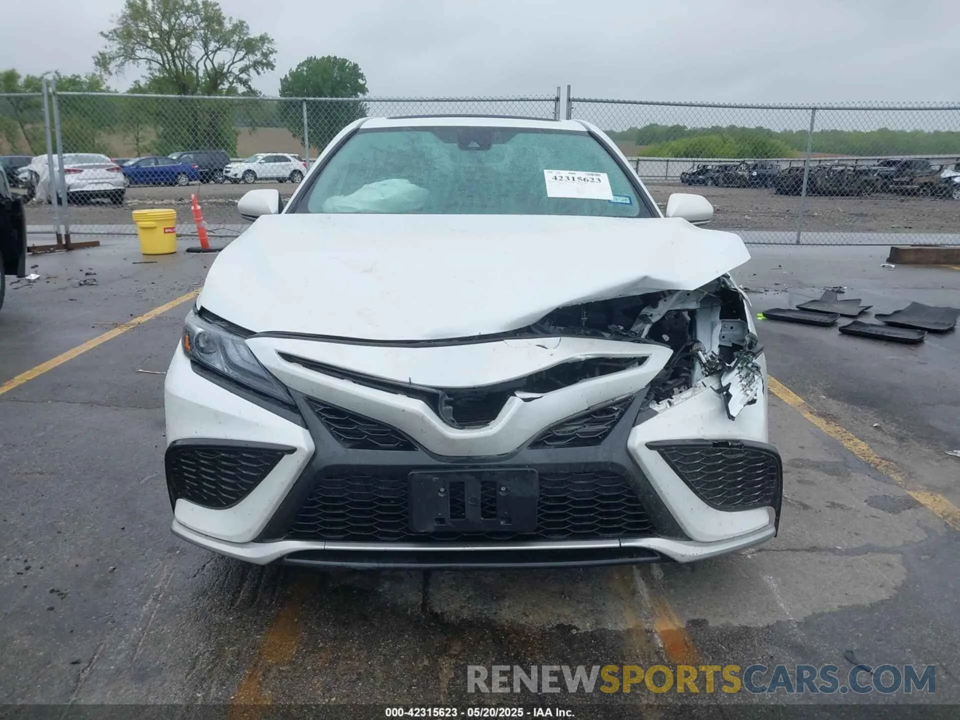 12 Photograph of a damaged car 4T1K31AK1PU603690 TOYOTA CAMRY 2023