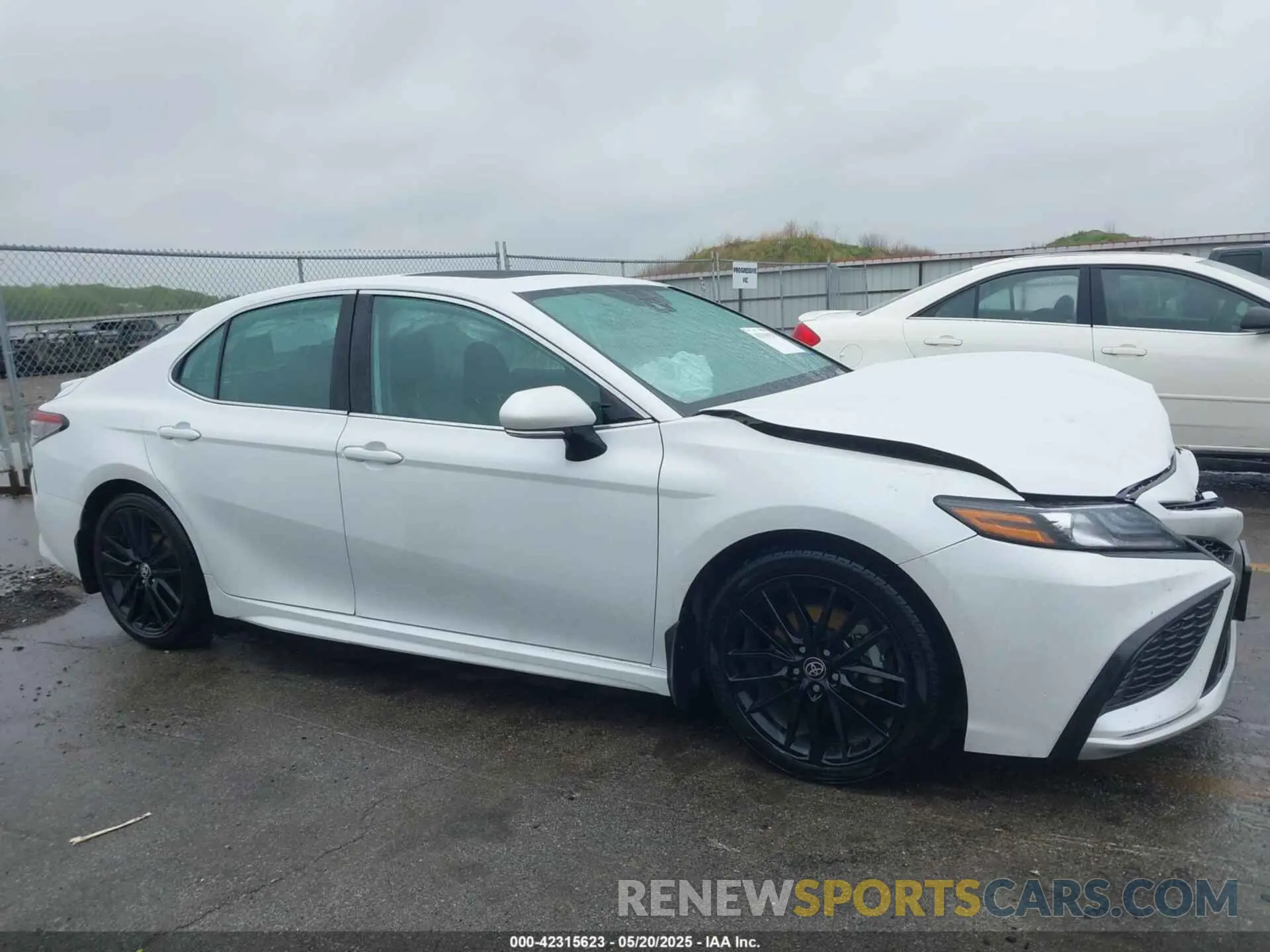 13 Photograph of a damaged car 4T1K31AK1PU603690 TOYOTA CAMRY 2023