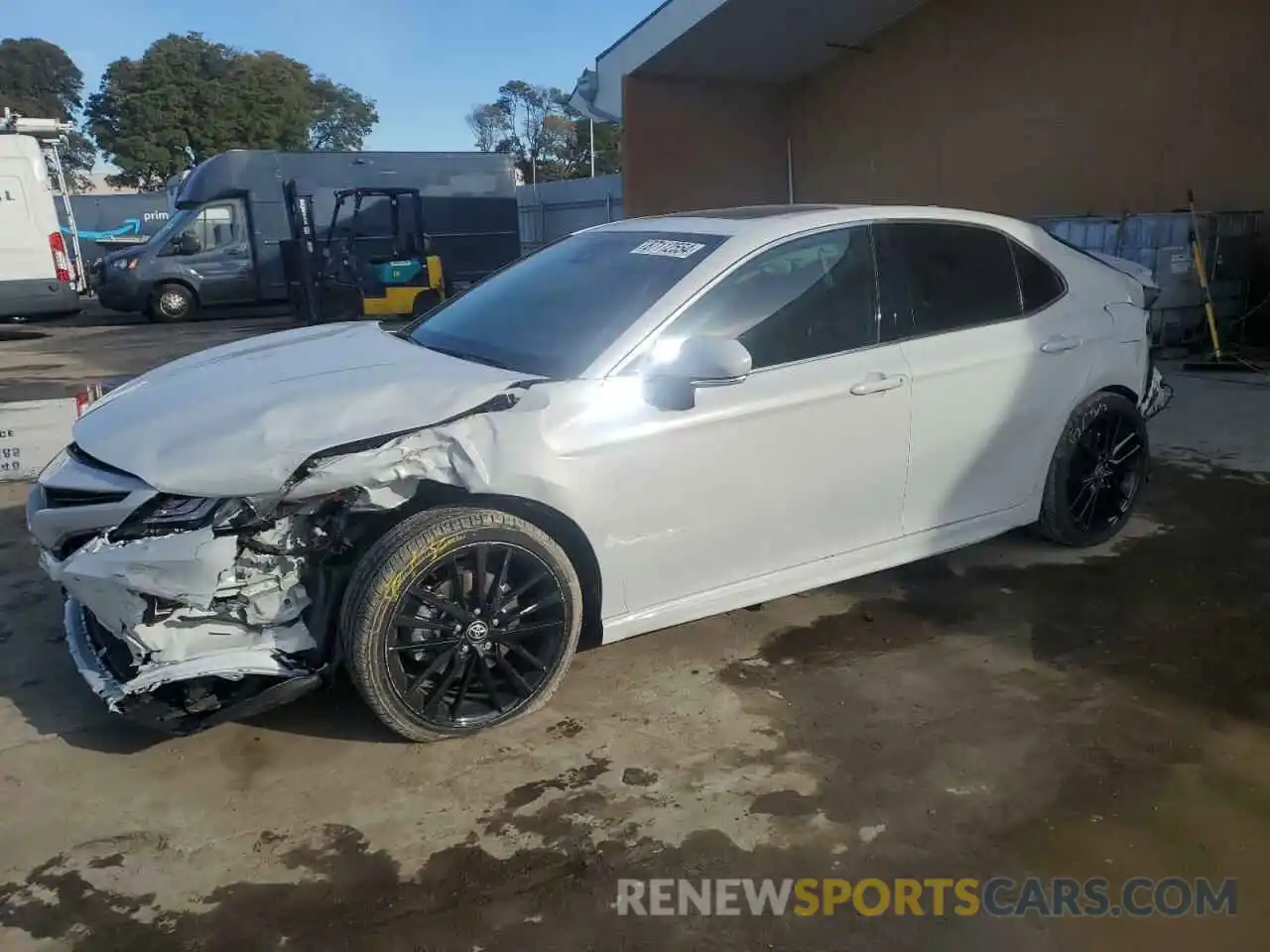 1 Photograph of a damaged car 4T1K31AK3PU052646 TOYOTA CAMRY 2023