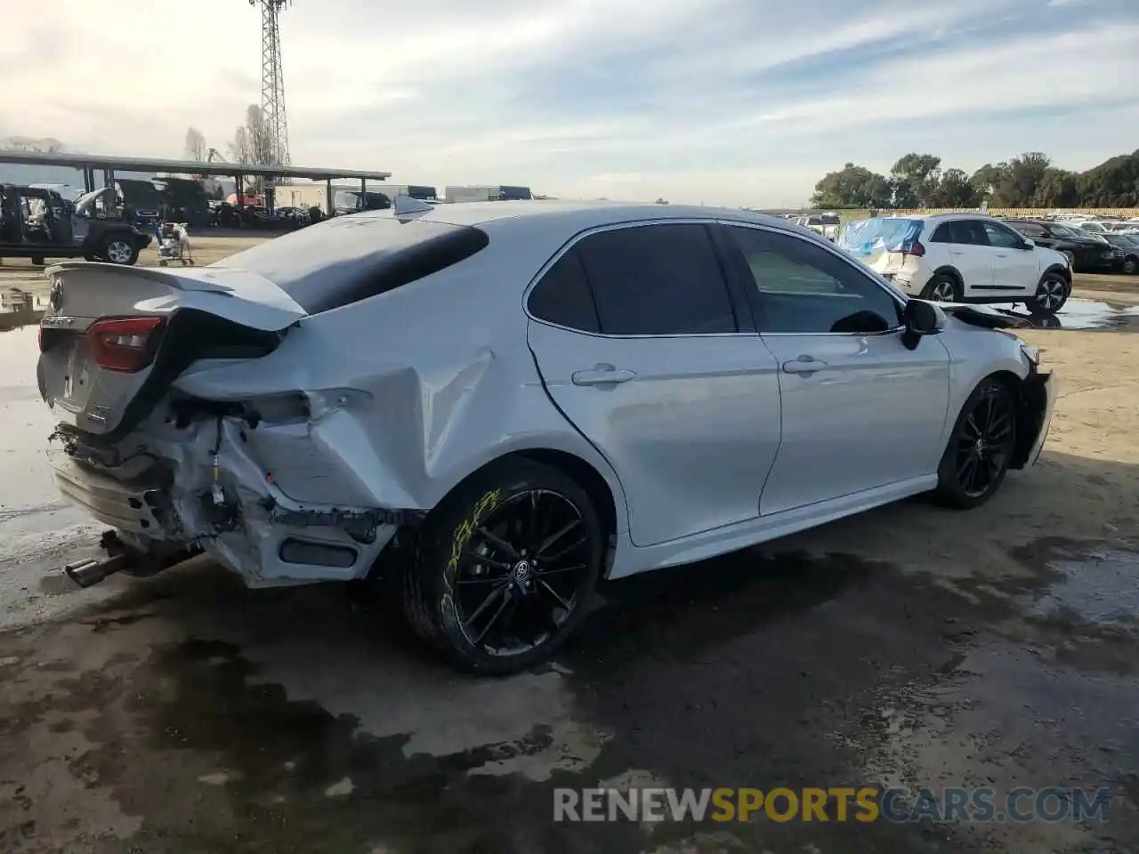 3 Photograph of a damaged car 4T1K31AK3PU052646 TOYOTA CAMRY 2023