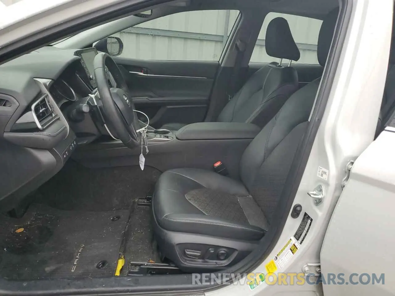 7 Photograph of a damaged car 4T1K31AK4PU047195 TOYOTA CAMRY 2023