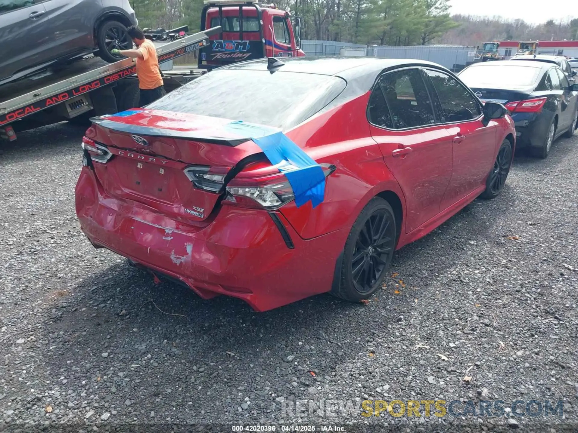 4 Photograph of a damaged car 4T1K31AK7PU047546 TOYOTA CAMRY 2023