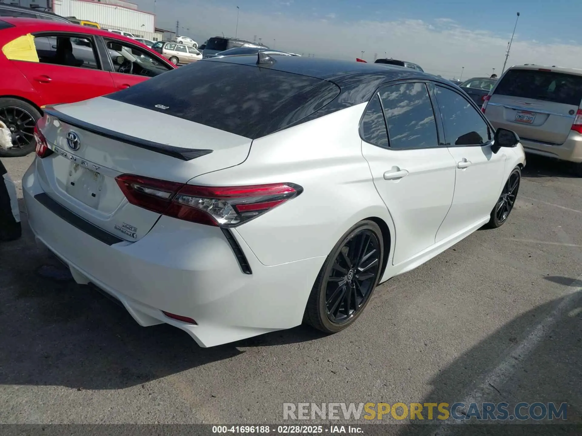 4 Photograph of a damaged car 4T1K31AK9PU046530 TOYOTA CAMRY 2023