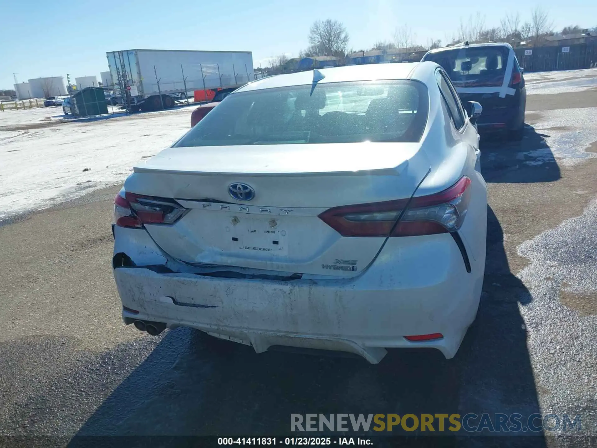 16 Photograph of a damaged car 4T1K31AK9PU055728 TOYOTA CAMRY 2023