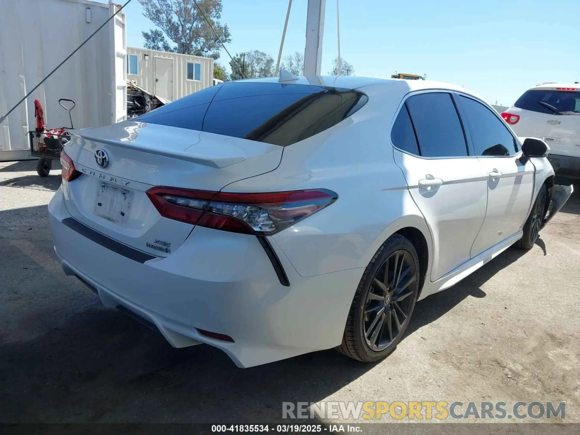 4 Photograph of a damaged car 4T1K31AKXPU600867 TOYOTA CAMRY 2023