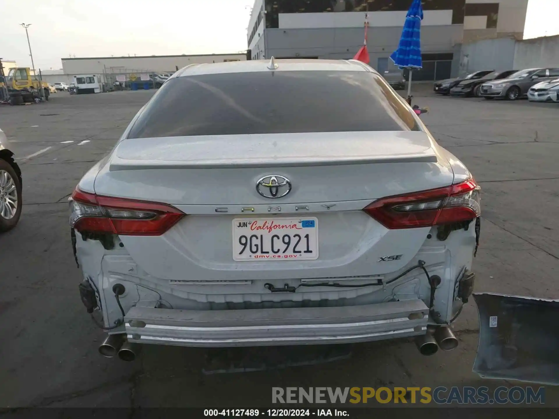 17 Photograph of a damaged car 4T1K61AK0PU164408 TOYOTA CAMRY 2023